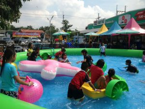 คลายร้อนกับเครื่องเล่นสุดล้ำโซน “Water Park” สวนน้ำและสไลเดอร์ เล่นได้ตั้งแต่เด็กเล็กไปจนถึงวัยรุ่น พร้อมมีที่พักแถวรังสิต ให้พักผ่อน