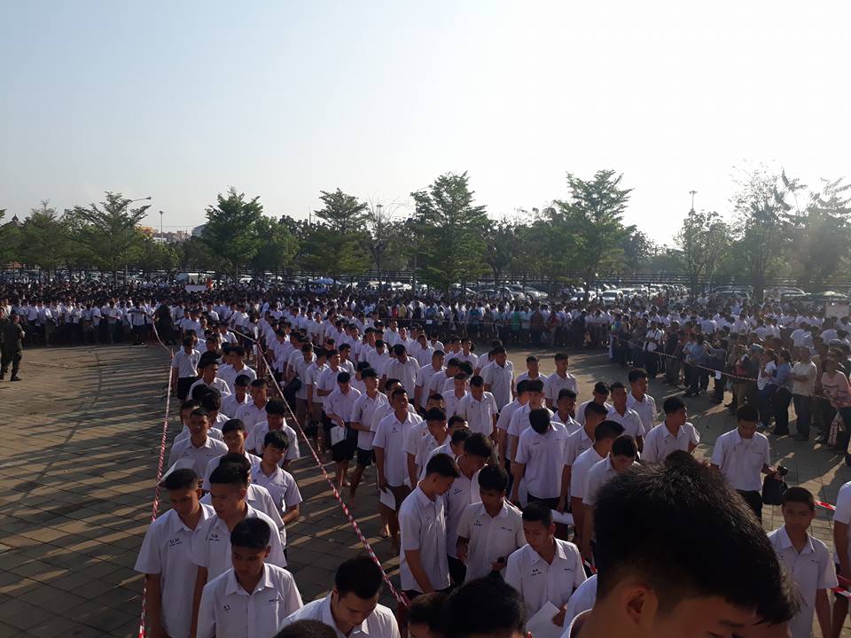 สำหรับผู้ที่สนใจจองที่พักใกล้มหาวิทยาลัยธรรมศาสตร์รังสิต โรงแรมใกล้มหาวิทยาลัยธรรมศาสตร์รังสิต สามารถติดต่อได้ที่ 02-102-4532