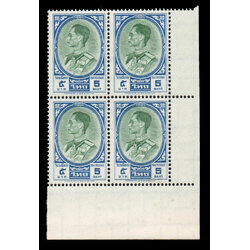 แสตมป์พระรูป ร.๙ ชุดที่ ๓ บล็อค ๔ ดวง ๕ บาท (มุม)