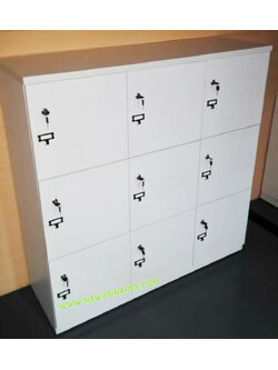 ตู้ล็อคเกอร์ไม้ 9 ประตู