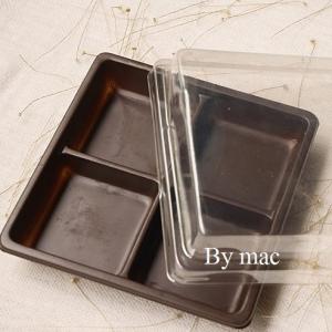 กล่องพลาสติก 4ช่อง 4 ใบพร้อมฝาใส