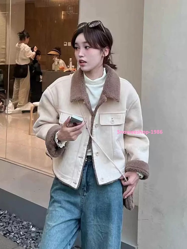 สายเกาเตรียมกรี๊ด! แจ็คเก็ตขนแกะสังเคราะห์หนังกลับสุดคิ้วท์ ทรงโอเวอร์ไซส์ ใส่แล้วดูตัวเล็ก! ใส่คลุมเที่ยวชิคๆ ฤดูใบไม้ร่วงก็ปัง หน้าหนาวก็อุ่น~ สวย อบอุ่น ไม่แพ้เกาหลี! แมตช์ง่าย ใส่ได้ทุกวัน ใครเห็นก็ต้องหันมอง ขนนุ่มมาก ใส่แล้วละมุนเหมือนกอดหมอน ถ่ายรู