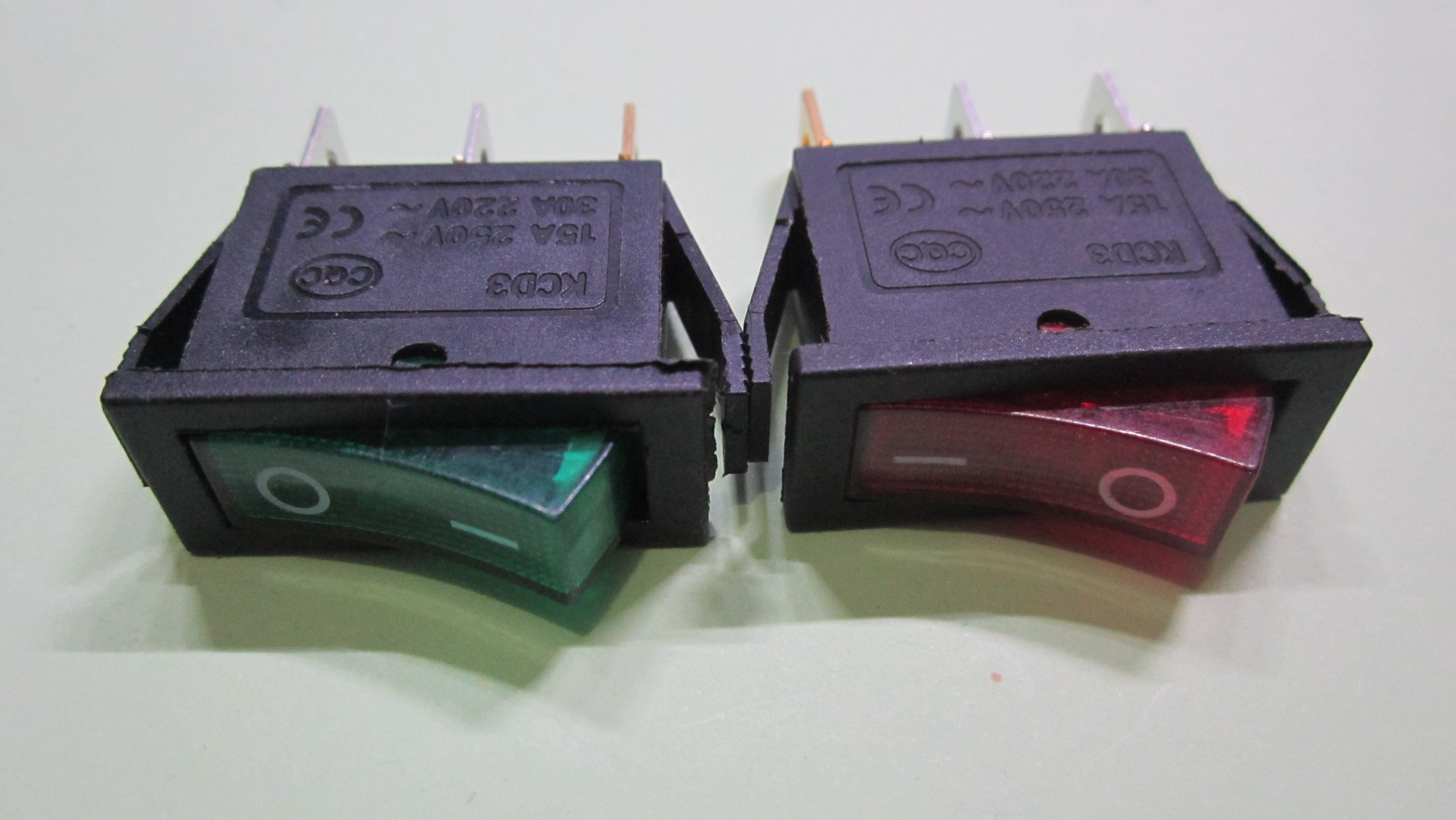 สวิตช์ KDC3 220v30A/250v20A แบบไฟโชว์(สีเขียว)