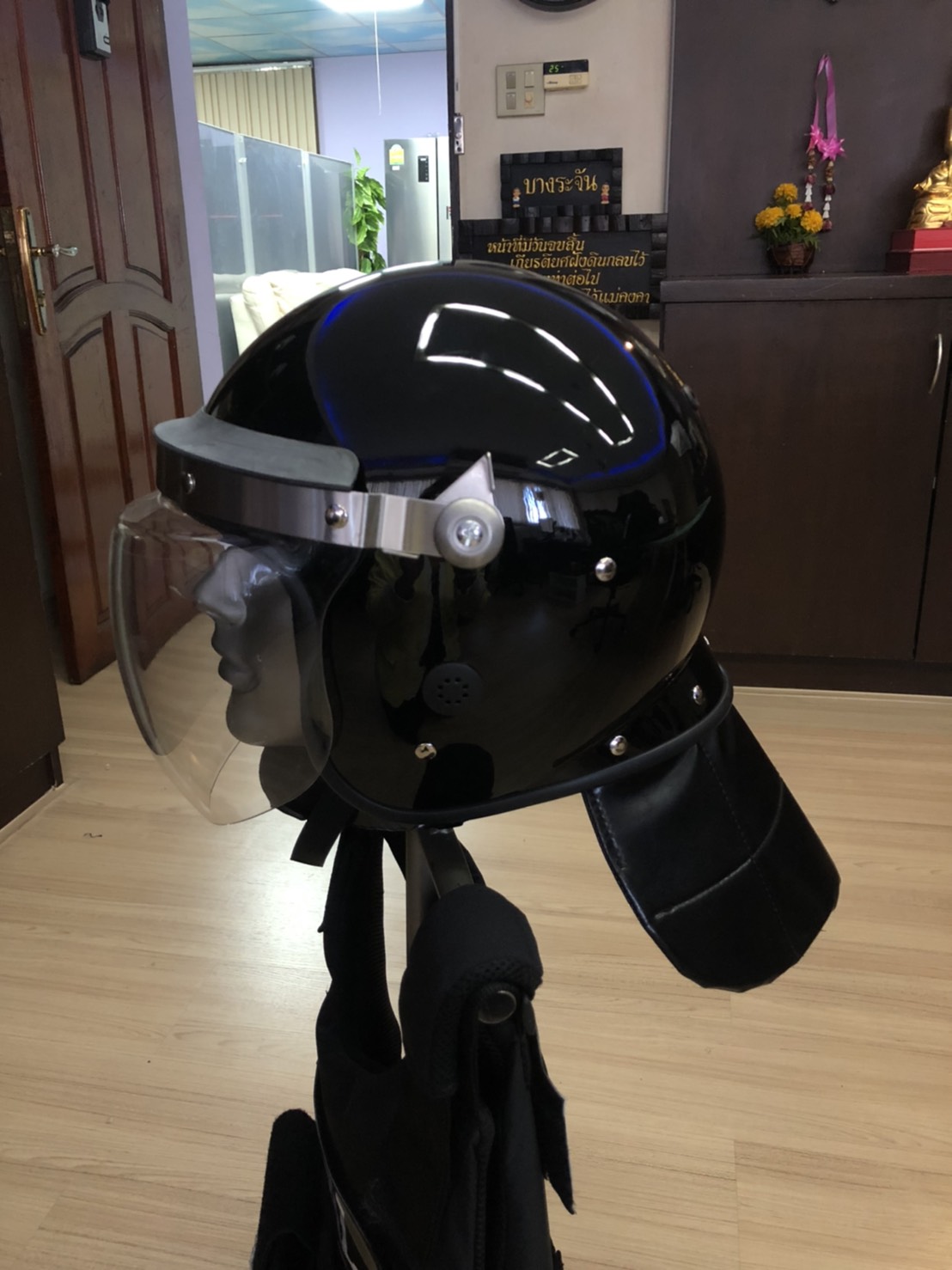 Anti Riot Helmet หมวกนิรภัยปราบจราจล หมวกชุดปราบ NIJ standard 0104.02 หมวกควบคุมฝูงชน กระบังหน้าโค้ง curve