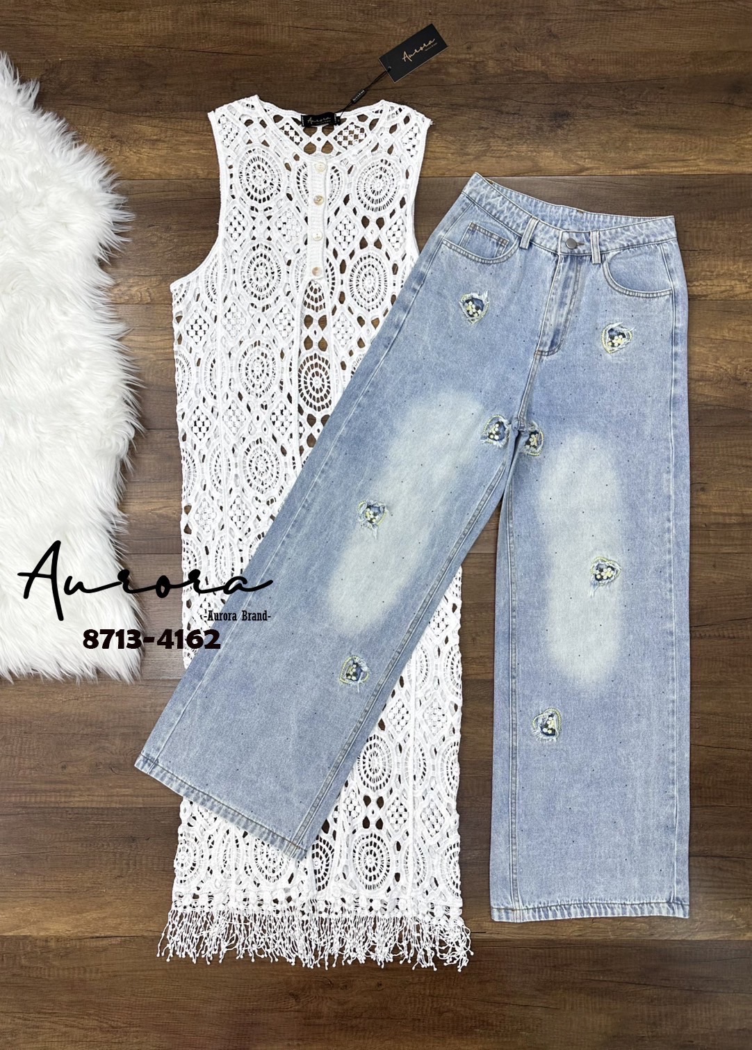 Label :: AURORA by RAMI-PAPHA Setเสื้อนิตติ้งถักไหมฉลุตัวยาว โทนสีขาว ผ้าดี๊ดี ผ้าดีมากๆ ทรงปล่อยๆ ใส่สบายๆ ด้านหน้ามีกระดุมแกะใช้งานได้จริง สวยเริ่ดๆๆ สวยคุ้มคร่าาาๆๆ +++มาพร้อมกางขายาวยีนส์ ที่แมชกันได้อย่างลงตัว