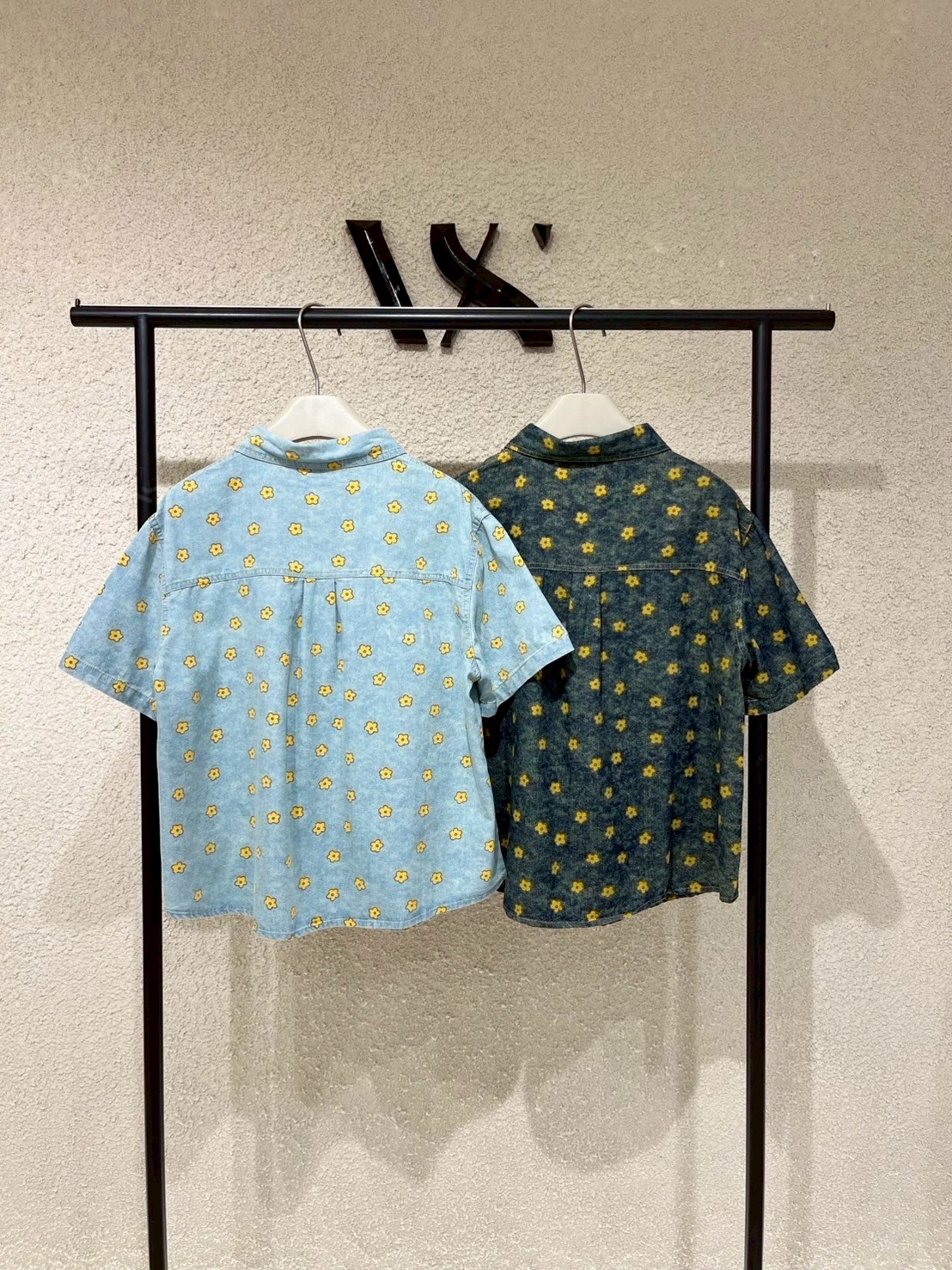 เสื้อเชิ้ตยีนส์แขนสั้นลายดอกเดซี่