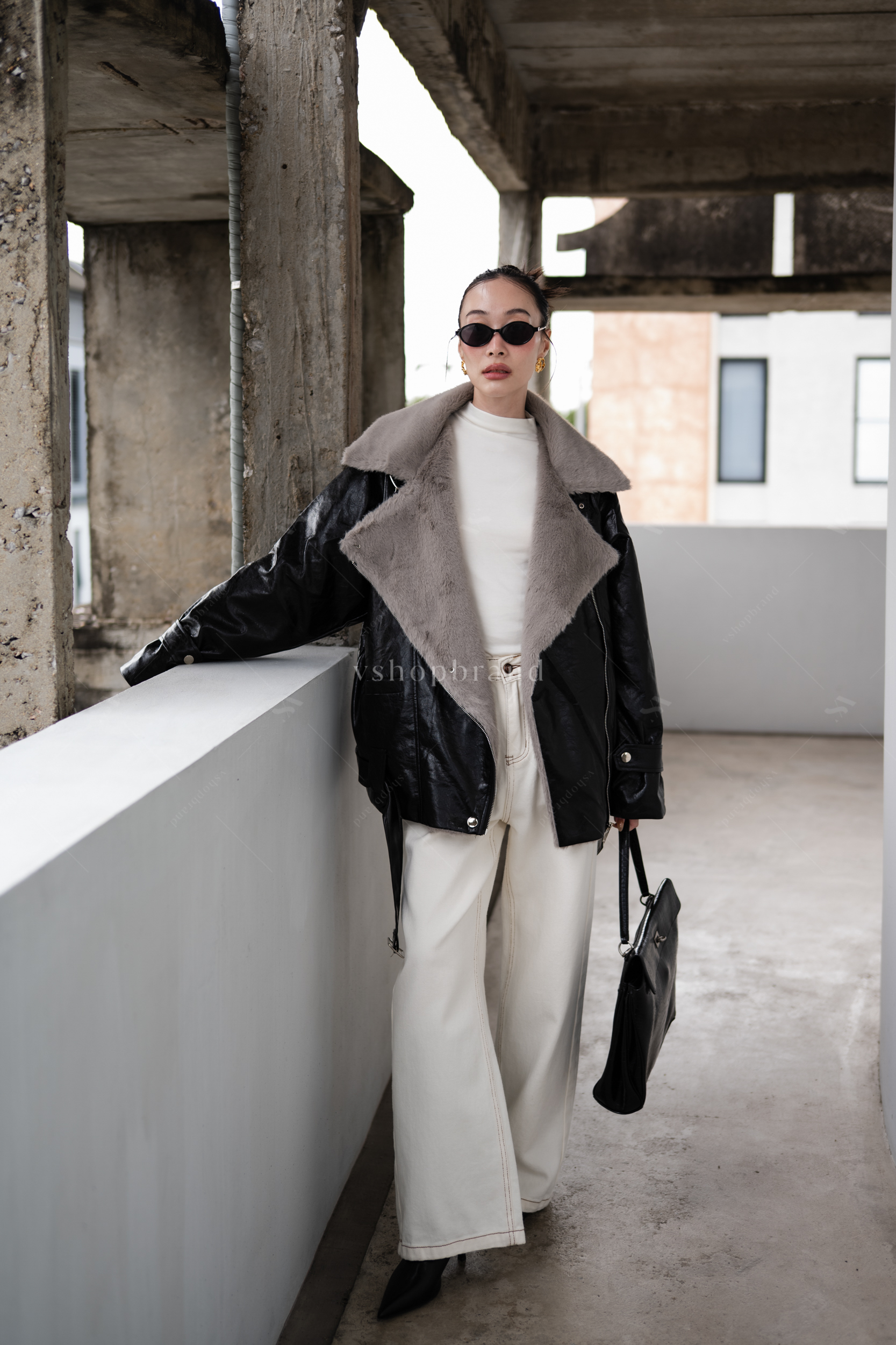 แจ็คเก็ตหนังแขนยาวปกขนเฟอร์ + เข็มขัด