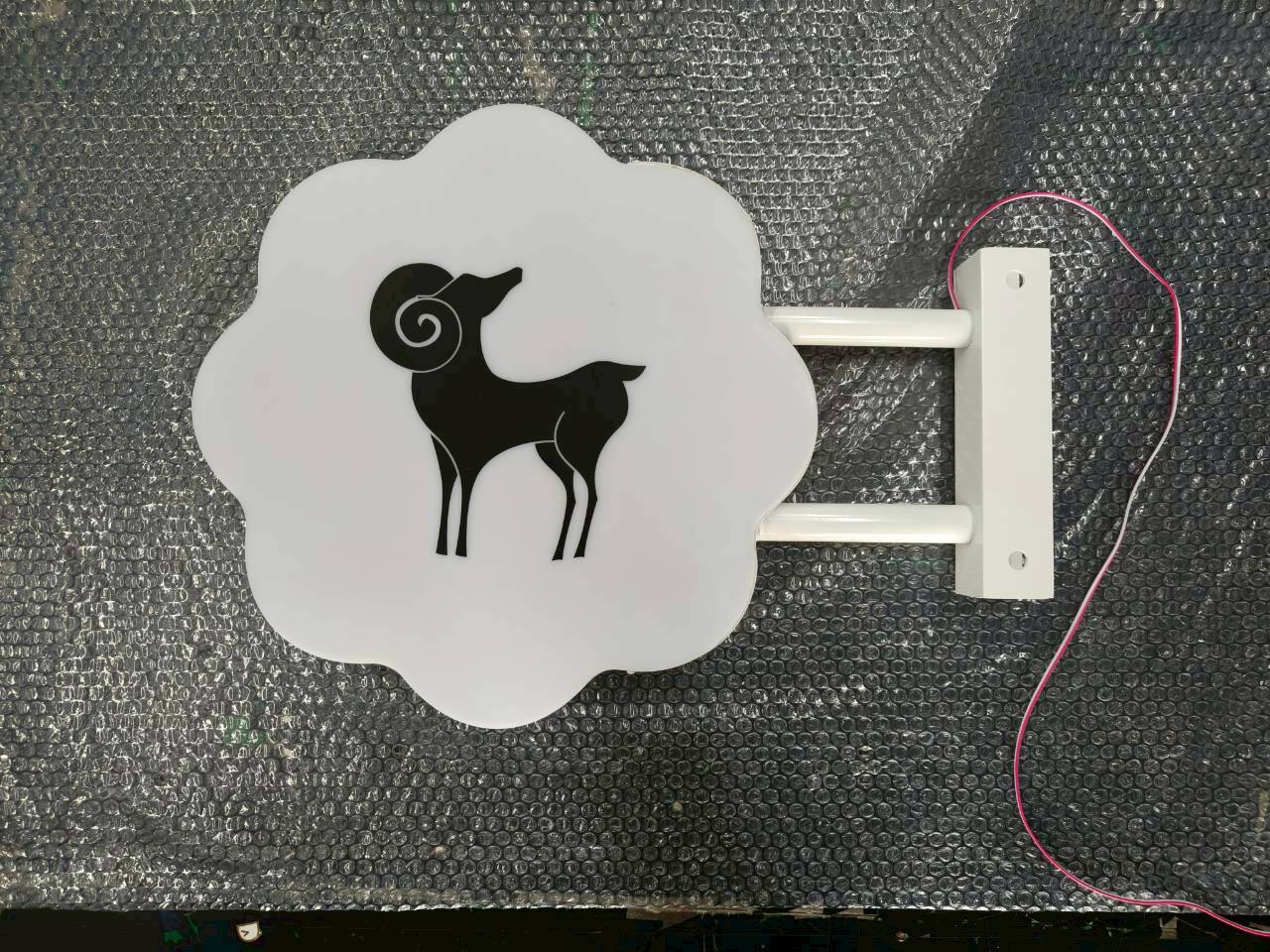 ป้ายกล่องไปอะคริลิคแสงรอบตัว