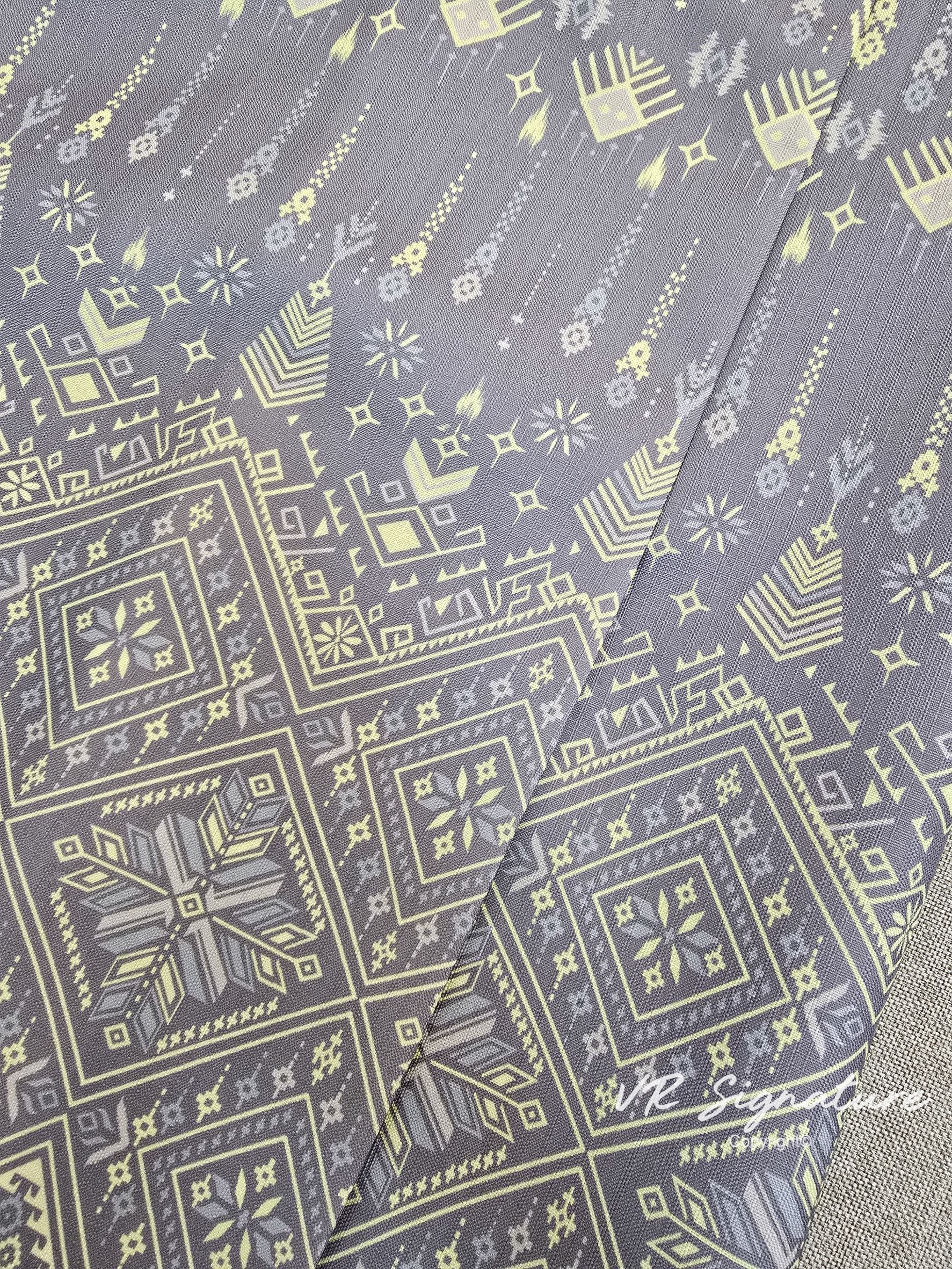 Set เสื้อแขนสั้นแต่งโบว์ ด้านหน้าแต่งโบว์ปักเลื่อมเรียงสวยมากค่ะ มีฟองน้ำจัดทรงให้ด้วยค่ะ ชายเสื้อบานเล็กน้อย แมทช์กับกระโปรงยาวทรงพับจีบทบด้านข้าง เนื้อผ้าพิมพ์ลายไทย มี texture สวยมากค่ะ มีซับใน สามารถใส่แยกกับชุดอื่นได้อีกเยอะเลยค่ะ ต้องจัดนะค่