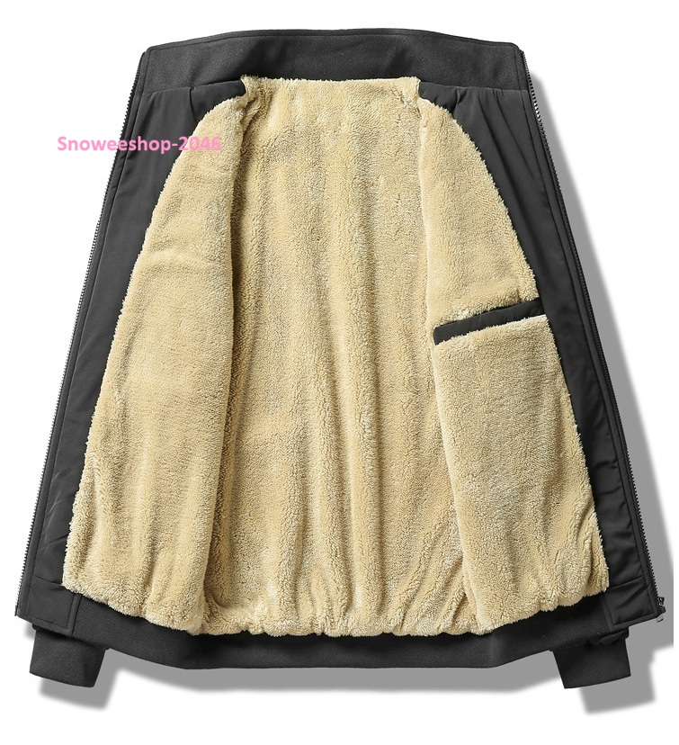 เสื้อแจ็คเก็ตผู้ชายที่ “เอาอยู่” ทุกสภาพอากาศหนาว บุกำมะหยี่หนา อุ่นได้จริง แต่ยังคงความเท่ไม่ทิ้งสไตล์ ผ้าฝ้ายกันน้ำ กันลม กันหนาวติดลบ คอเสื้อทรงตั้ง เพิ่มลุคเท่ ดูแมนทุกมุม ใส่ได้ตั้งแต่ M ถึง 8XL (คนตัวใหญ่ก็ใส่ได้สบายๆ) มีให้เลือก 3 เฉดสีเข้มขรึม ใส่