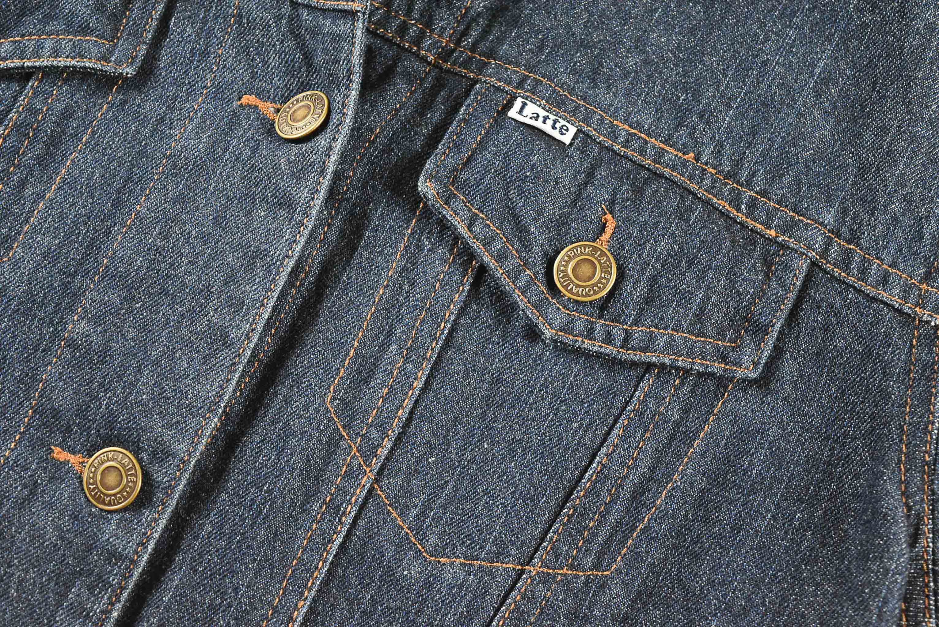 Fink latte อกจริง 38 ไซส์ M เสื้อแจ็คเก็ตยีนส์ แขนยาว ผู้หญิง สีเข้ม ลายปักหลังเสื้อ สภาพสวย มีกระเป๋าข้าง