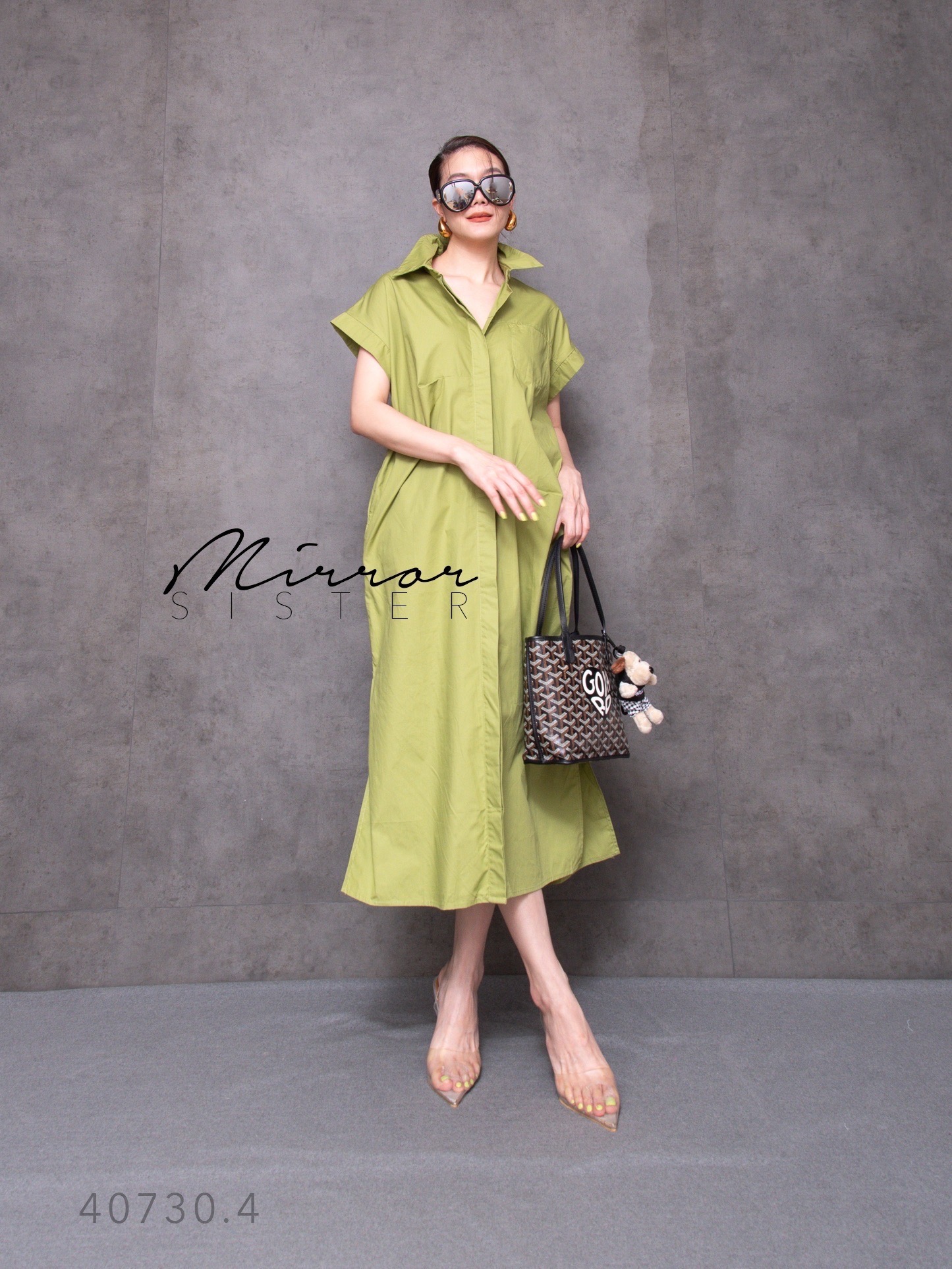 MiRRoRSiSTER's MiYa SHiRT DReSS•• เดรสเชิ้ตแขนสั้น เบสิคสไตล์แต่เก๋ที่ดีเทลการจับขยุ้มด้านหน้า แต่งสาบติดกระดุมซ่อน มีกระเป๋าล้วงได้2ข้างลำตัว มาพร้อมเข็มขัดดีไซนเรียบเก๋ จะใส่แบบคาดหรือไม่คาดเข็มขัดก็ดูดี ใส่ง่ายใส่ได้บ่อยทุกโอกาส