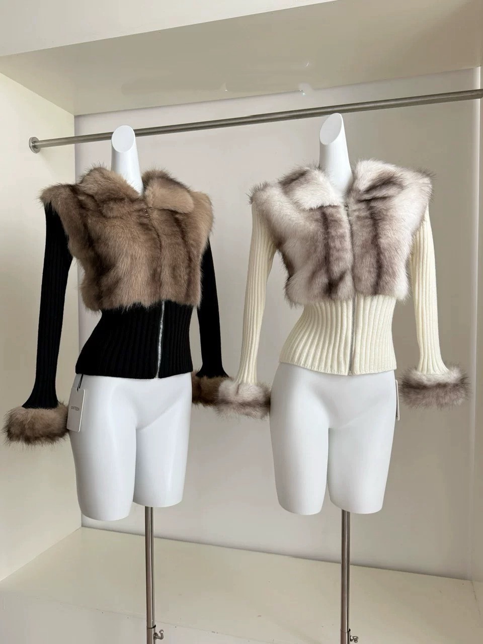 เสื้อไหมพรมตกแต่งขนเฟอร์ ดีเทลมีซิปรูดด้านหน้า งานสไตล์เกาหลี