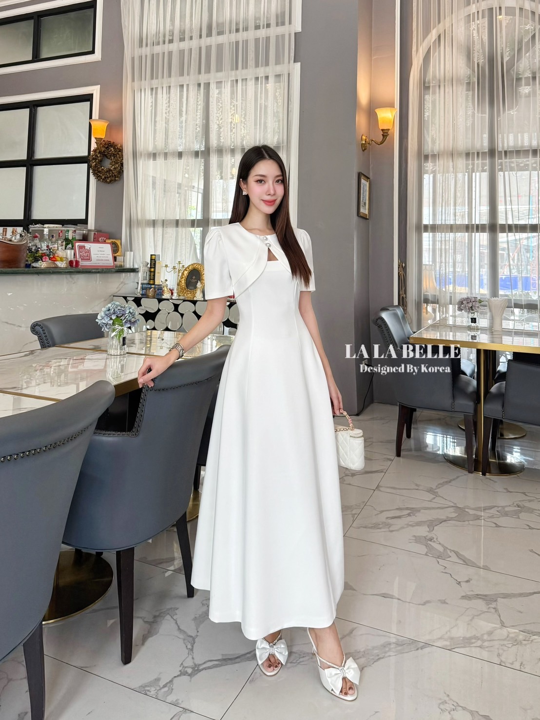 เดรสขาวผ้าสูทสีขาวรุ่นฮอตผ้าดีมากเข้าเพิ่มตามคำเรียกร้องค่ะรอบนี้จัดมาให้5ไซส์คอกลมแขนสั้นแต่งกระดุมช่วงคอด้านหน้าเหมือนคลุมไหล่เอวเข้าทรงตีเกล็ดหน้ากระโปรงยาวทรงสวยใช้ผ้าเยอะมากผ้าสูทอัดกาวอย่างดีงานคุณภาพเกรดพรีเมี่ยม