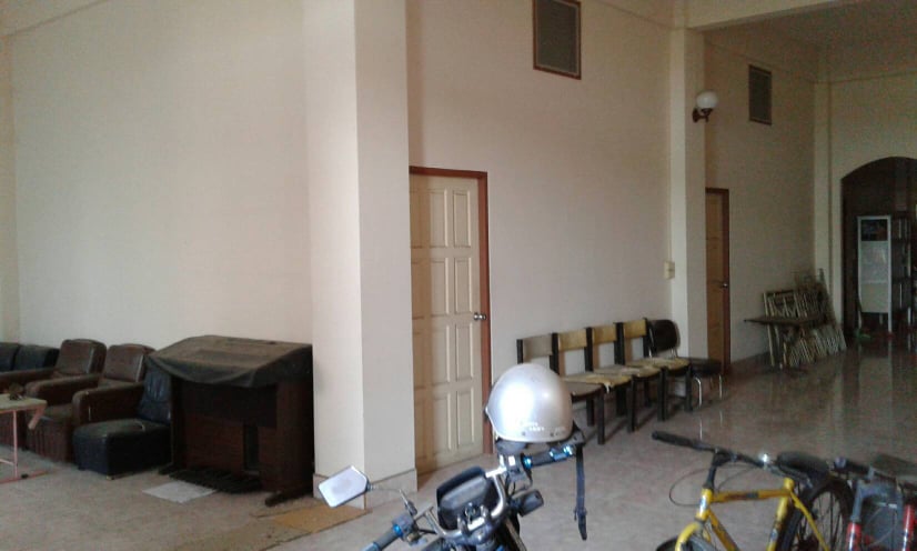 ขายบ้านรังนก พร้อมที่ดิน มีบ้านสำหรับพักได้ด้านล่าง มีนกแล้วประมาณ 350-400 ตัว