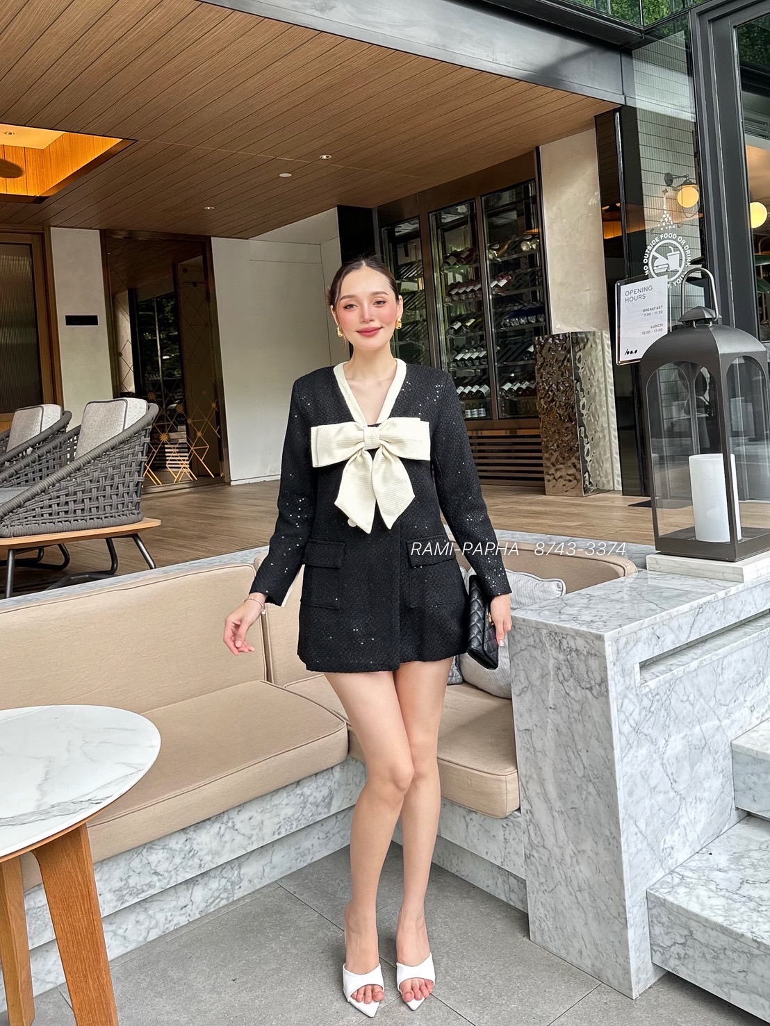 Label :: RAMI-PAPHA(รมิปภา) เดรสสีดำเนื้อผ้าทวีตผสมวิ๊ง ด้านหน้าแต่งโบว์สวยหรูโดดเด่น โทนสีตัดกันได้ผู้ดีมากคะ กระดุมแกะใช้งานได้จริง ไหล่เสริมฟองน้ำเล็กน้อย ทรงใส่สบายๆ มีกระเป๋าใช้งานได้จริง ซับในอย่างดีทั้งตัว #เสื้อผ้าแฟชั่น #แฟชั่น #ชุดเซต #งานป้าย #