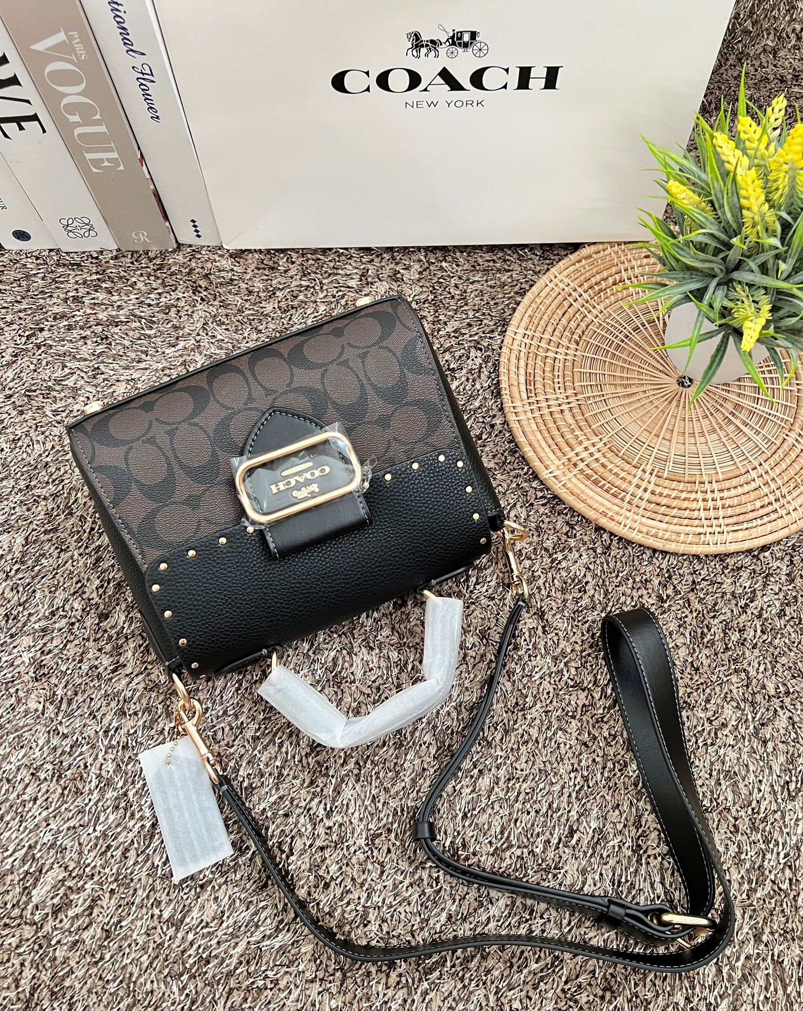กระเป๋าสะพายไฮโซเรียบหรูดูแพงแบรนด์เนมโค้ชขนาด 8.5 นิ้ว หนังแท้ Coach Morgan Top Handle Satchel ((CE569//CF321//CF322))