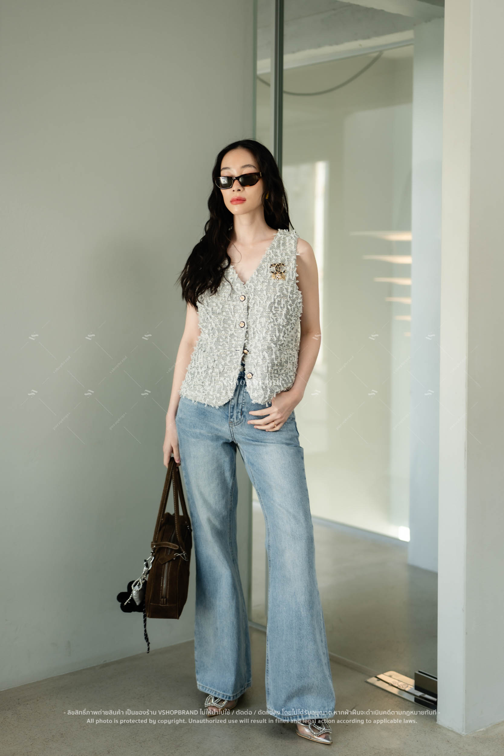 เสื้อกั๊กผ้าทวิตแต่งกุ้นกระเป๋าหน้า+เข็มกลัด #vshopbrand #vshop #เสื้อเชิ้ต #shirt #กั๊กยีนส์ #เสื้อยีนส์ #เสื้อแขนกุด #workingoutfits #ootd #outfits #fashioninspo #fashion #แขนกุด #jeans #เสื้อกั๊ก