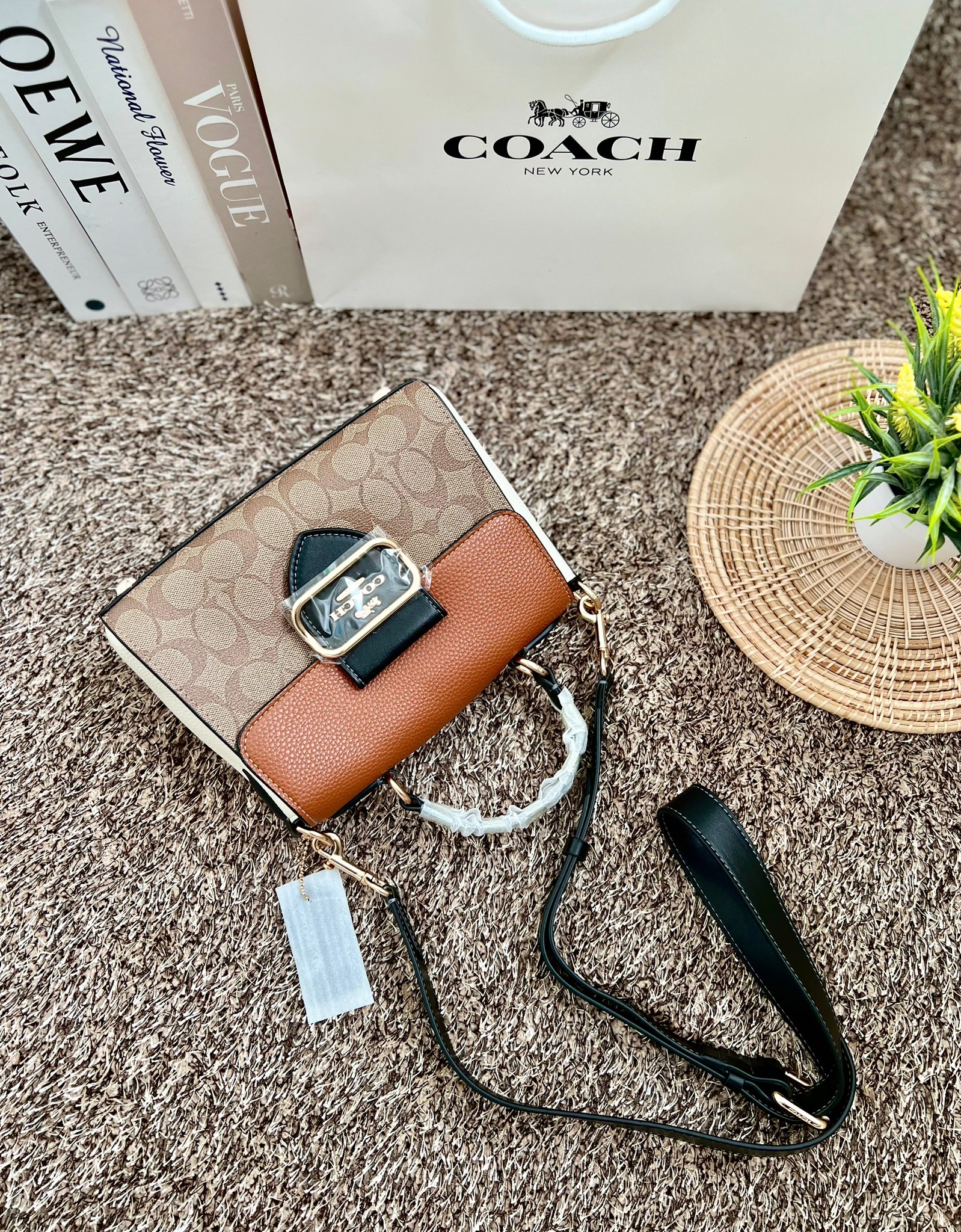 กระเป๋าสะพายไฮโซเรียบหรูดูแพงแบรนด์เนมโค้ชขนาด 8.5 นิ้ว หนังแท้ Coach Morgan Top Handle Satchel ((CE569//CF321//CF322))