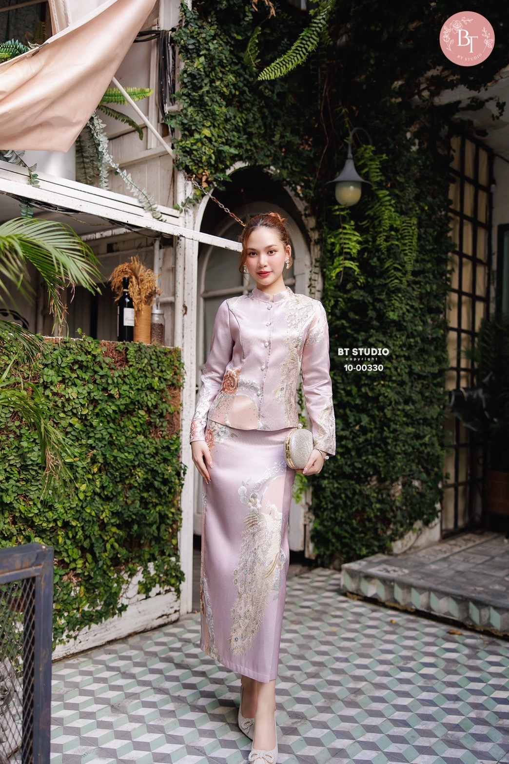 เซท 2 ชิ้น เสื้อคอปิดกระดุมหน้าเรียงกัน กระดุมมุกใช้งานได้จริง แขนยาว มาพร้อมกระโปรงผ้าถุงประยุกต์ งานผ้าทอปักลาย เนื้อผ้าดีคัตติ๊งสวยซับในเป๊ะ