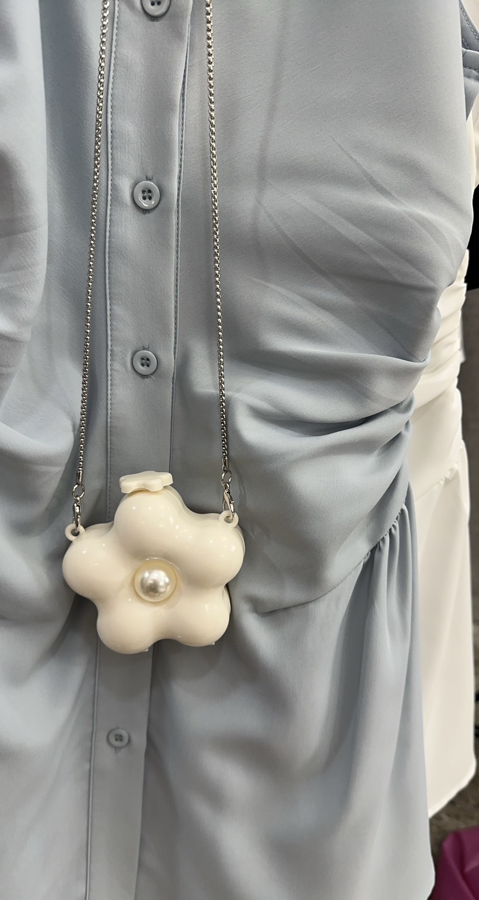 Ready to shipping ⚜️Label :: RAMI-PAPHA(รมิปภา) Milky Blue Set. (emoji) เซตสีฟ้านมๆสวยหวาน เสื้อคอปก กระดุมหน้า ดีเทลเก๋ทั้งตัว ดีเทลชายเสื้อเล่นเลเยอร์ เนื้อผ้านิ่มพริ้วอย่างดี สวมใส่สบาย ++กางเกงขาสั้น เนื้อผ้าและสีเดียวกัน ซับในอย่างดีทั้งตัว มี