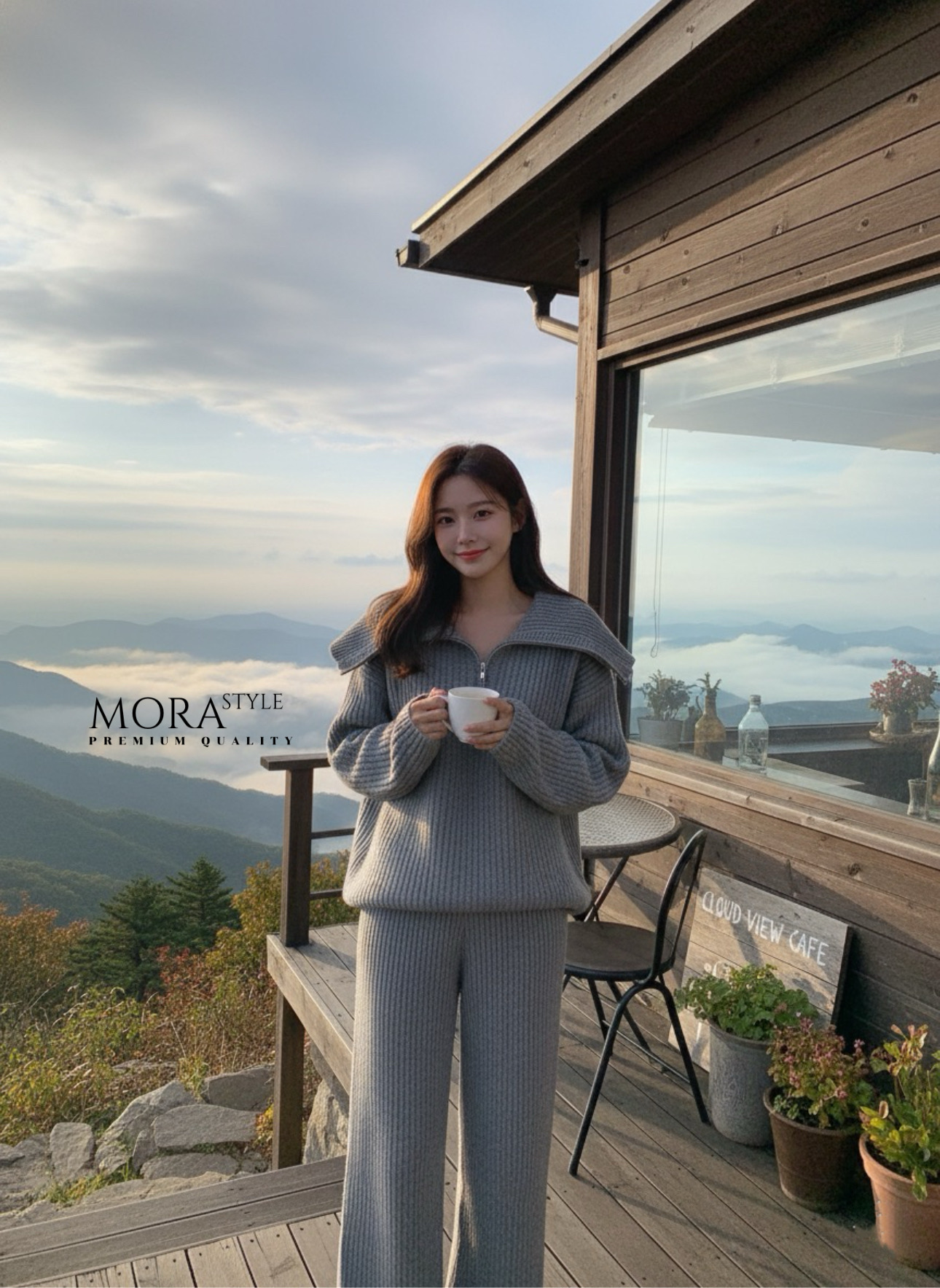 เซ็ท 2 ชิ้น เสื้อไหมพรมแขนยาวมีซิปรูดช่วงคอ มาพร้อมกับกางเกงขายาวผ้ายืดหยุ่นใส่สบาย เป็นงานไหมพรหมผ้าร่องทั้งเซ็ท เป็นอีกหนึ่งคอลเลคชั่นแนะนำสำหรับหนาวนี้เลยค่าาา