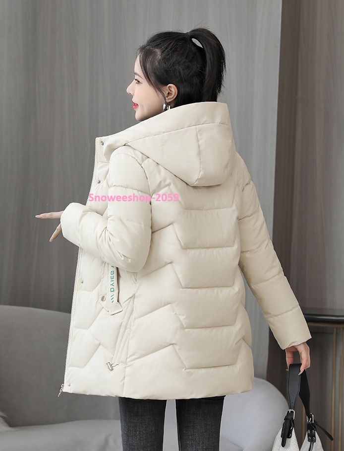 หนาวติดลบแค่ไหนก็ไม่หวั่น โค้ทสไตล์เกาหลีสุดชิค ใส่เที่ยวลุยหิมะก็รอด ใส่เดินช้อปในเมืองก็ดูแพง มีให้เลือก 5 สี ความยาวปานกลาง ใส่แล้วหุ่นเพรียว ดูสูง