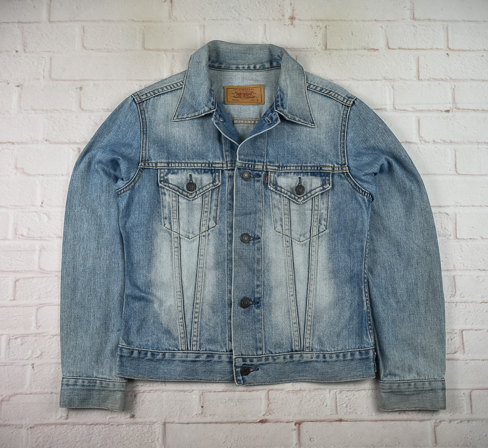 ลีวายแท้ รอบอก 36 เสื้อแจ็คเก็ตยีนส์ ผู้หญิง สียีนส์ เสื้อแขนยาว เนื้อผ้าดี