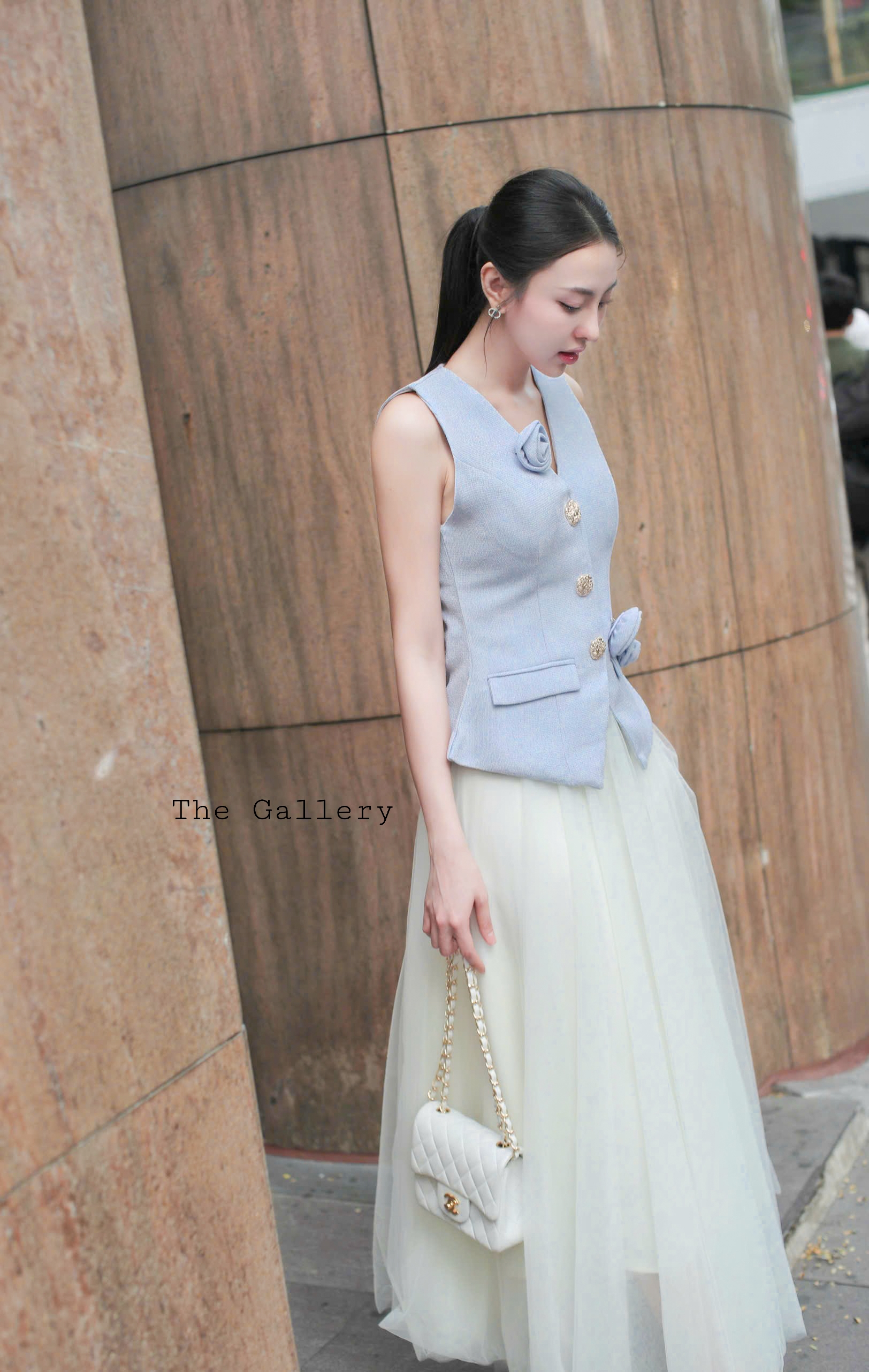 ชุดset3ชิ้น พร้อมเข็มกลัดดอกไม้ เสื้อและกระโปรงผ้าตาข่าย หนา3 ชั้น เสื้อเนื้อผ้าพรีเมี่ยมมีเทคเจอร์ในตัว สวยครบจบในชุดเดียว ราคาสุดคุ้มมากเวอรรรร์ จะทำงาน/ใส่ไปออกงาน คือ เริ่ดด ห้ามพลาด ตำด่วน.