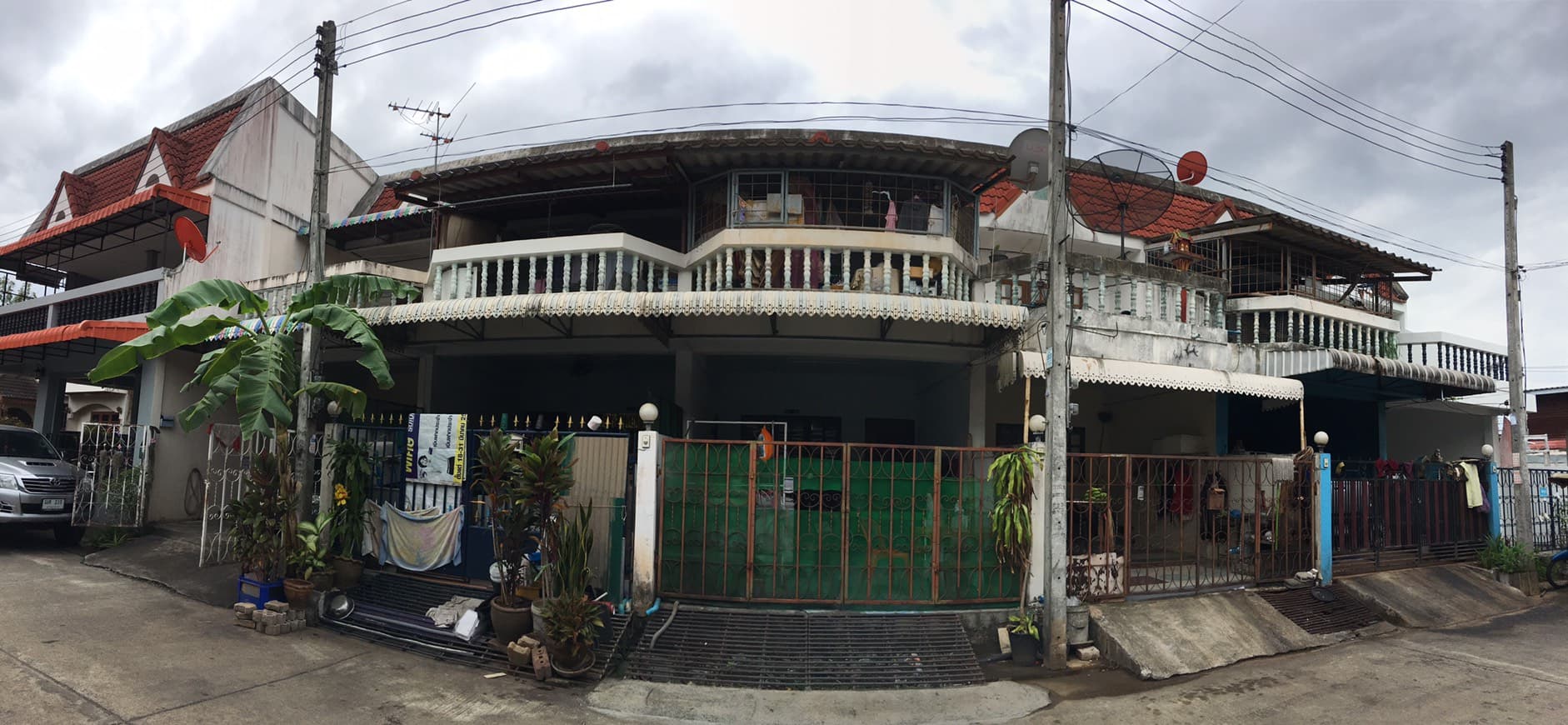 ขายบ้านทาวน์โฮมราคาถูกใกล้วิทยาลัยสารพัดช่าง160เมตรศาลากลาง จ.สุราษฎร์ธานี 800 เมตรใกล้แหล่งงานเดินทางสะดวกสบายเหมาะแก่การพักอาศัย จ.สุราษฎร์ธานี