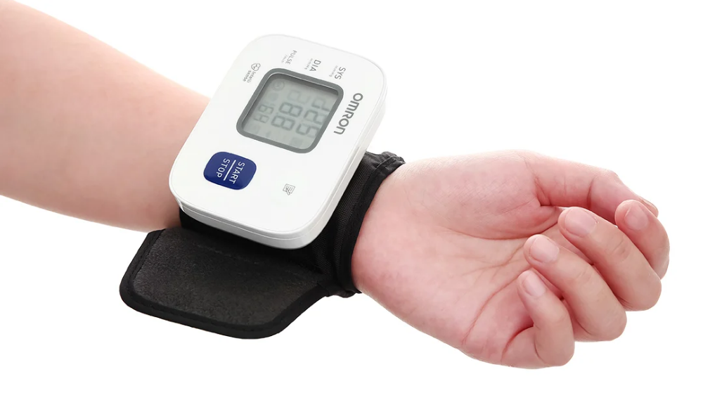 Omron HEM-6161 เครื่องวัดความดันโลหิตดิจิตอล ทางข้อมือ