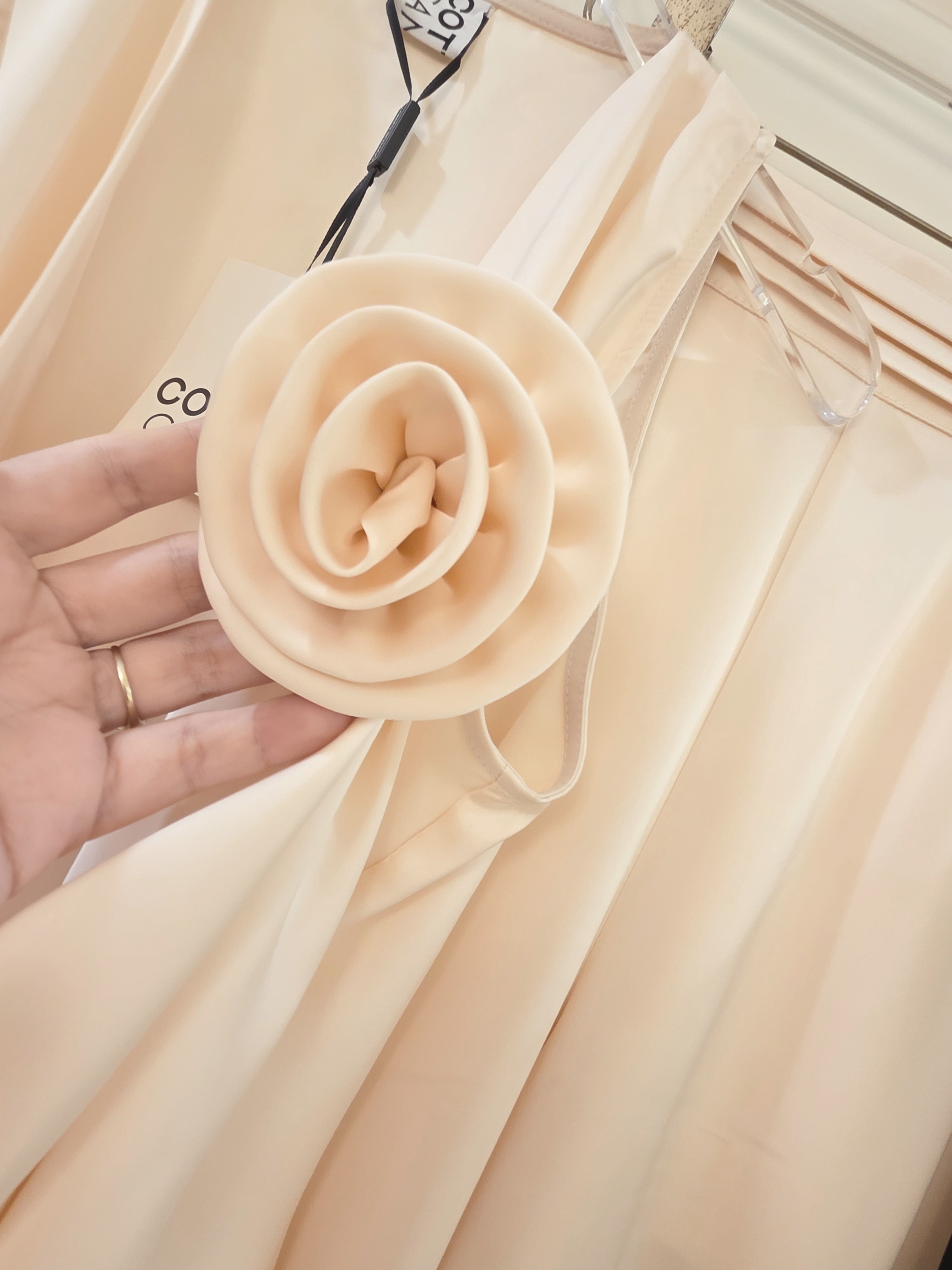 กางเกงขายาวดีเทลตีเกร็ดเอวงานสวยดูแพงมากๆ โทนสีวยละมุนสุดๆ บอกเลยสวยจึ้งมากกกก