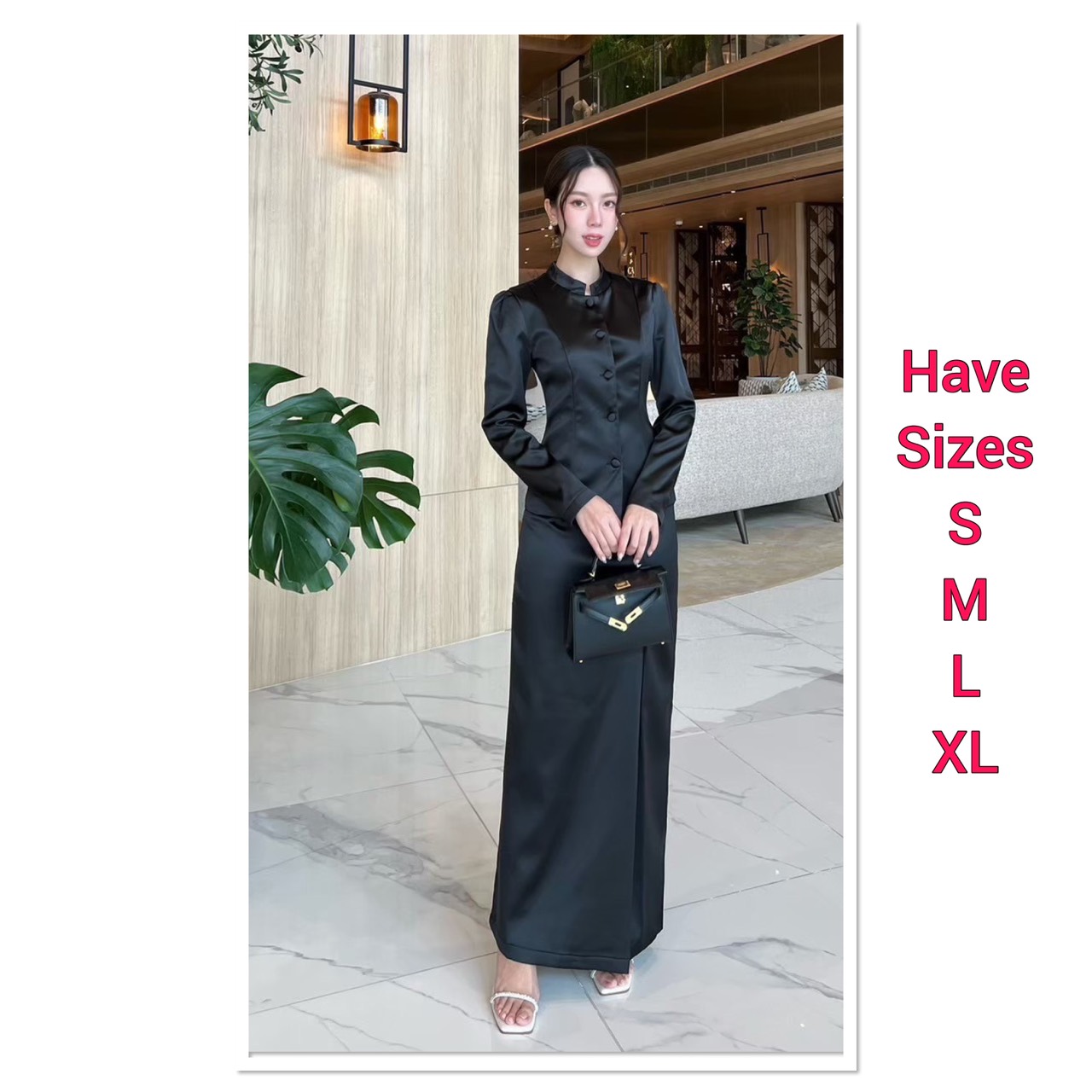 ชุดเซต2ชิ้น สีดำ ชุดไทยจิตรลดา เสื้อคอจีนแขนยาวแต่งกระดุมด้านหน้าใช้งานได้จริง มาคู่กับกระโปรงยาวทรงสอบดีเทลเย็บพับด้านหน้าให้ดูสวย ดีไซน์ผ่าหลัง (มีซิปหลัง) ทรงสวยเข้ารูปเป๊ะมาก