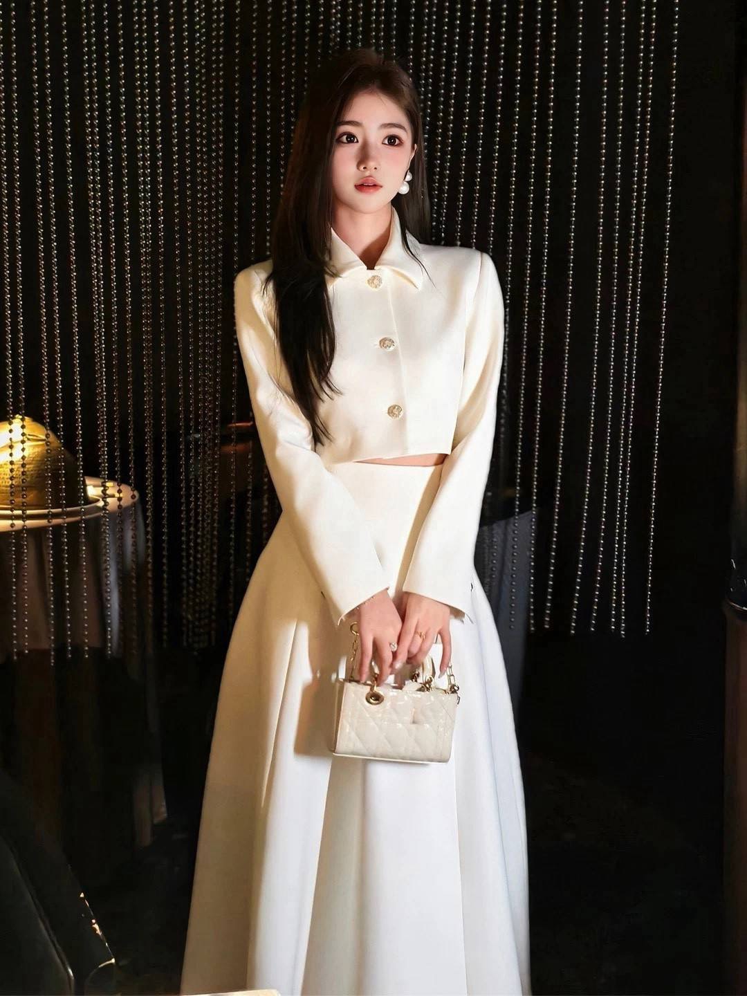 Set 2 ชิ้น เสื้อเชิ้ตครอปแขนยาว+กระโปรงยาวมีซับใน ซิปด้านหลัง มีกระเป๋าข้าง