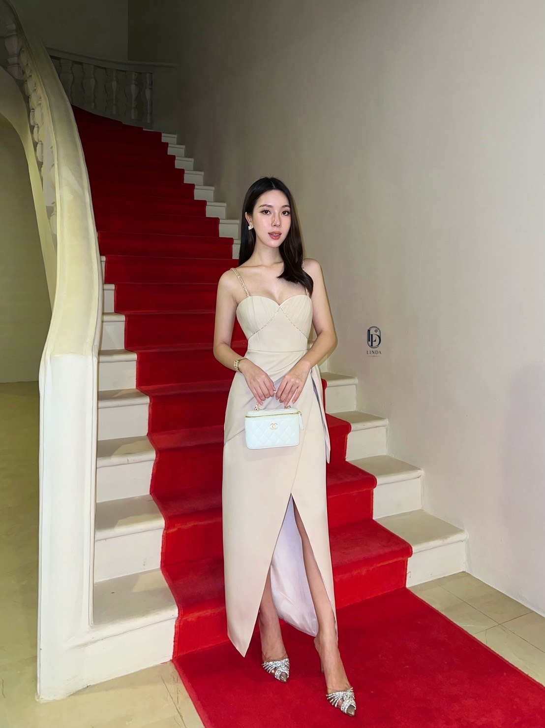 เดรสสายเดี่ยวผ้าซาตินทรงเข้ารูปสุดหรู ตัวชุดมีดีเทลจับจีบช่วงอก #ชุดเพื่อนเจ้าสาว #ชุดออกงาน #ชุดดินเนอร์ #ชุดไปคาเฟ่ #ชุดทะเล #ชุดเชต #lindabrand #เสื้อผ้าแฟชั่น #แบรนด์เวียดนาม #งานป้าย #ชุดเซ็ต #vetnamebrand #ชุดsexy #ชุดไปเที่ยวกลางคืน