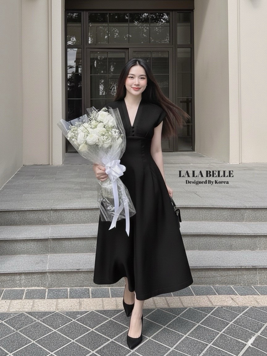 เดรสรุ่นฮอตรุ่นปังรุ่นนี้ตัดเย็บด้วยผ้าสูทหน่มีน้ำหนักเก็บทรงช่วงเอวทำให้เอวเล็กเอวสับทรงคอวีกระดุมหน้าแขนล้ำใส่แล้วไม่ตันช่วงบนเป็นผ้าอัดพีทจีบเอวเย็บเข้ารูปล็อคทรงให้อย่างดีกระโปรงยาวทิ้งตัวใช้ผ้าเยอะมีซับในอัดกาวอย่างดีงานคุณภาพ