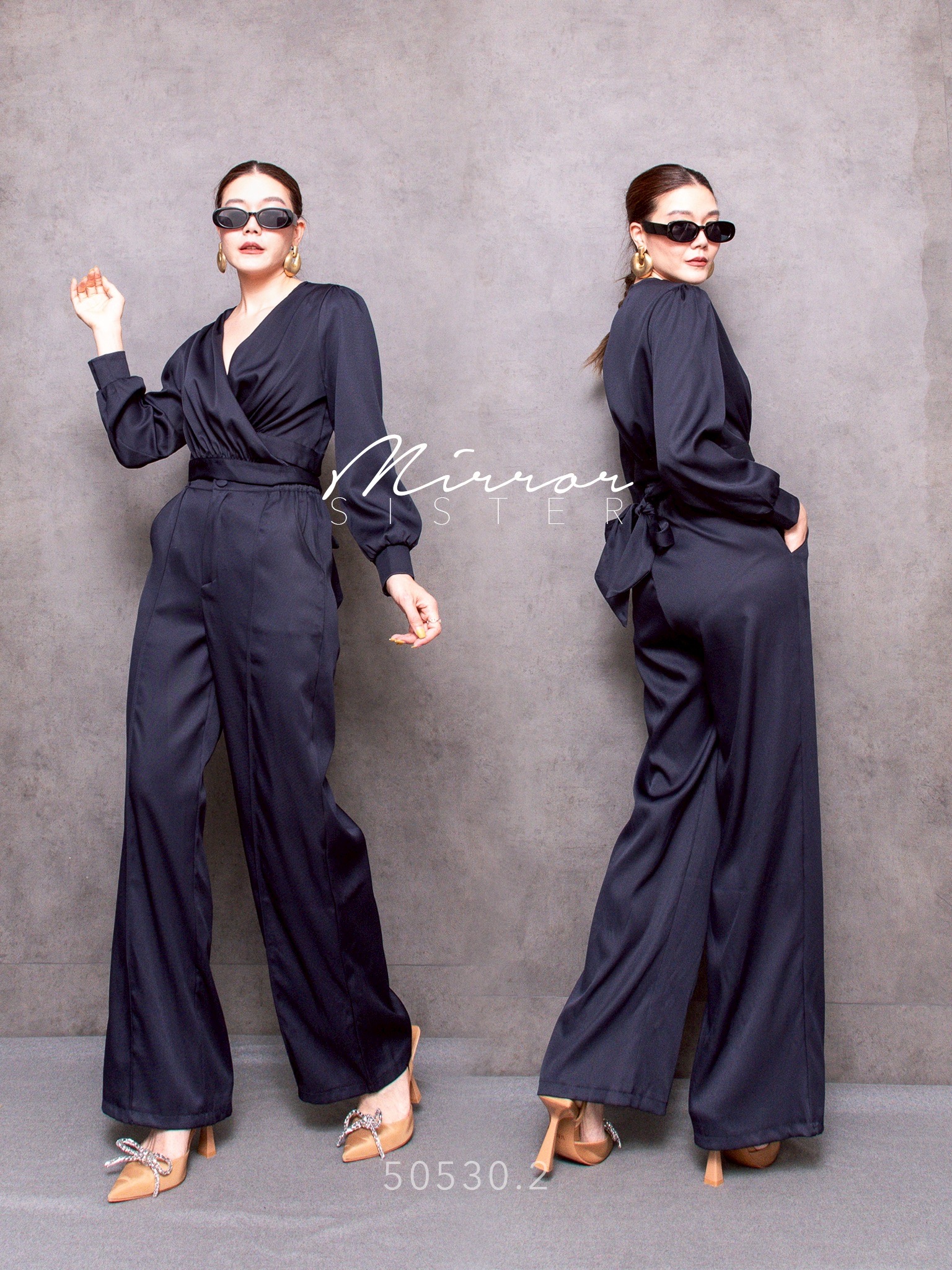 Mirrorsister’s Wrap Luxe Power Set•• เซ็ตเสื้อและกางเกงขายาว ที่ผสมผสานความเฟมินีนและความมั่นใจในลุคเดียว • เสื้อทรงคอปาดไขว้ (wrap) ช่วยเก็บทรงและเพิ่มเสน่ห์อย่างมีระดับ