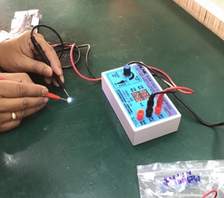 หลอดเบอร์21 ขนาด7030 VF=6V ของLG โดยเฉพาะ(1ชุดมี8ดวง)