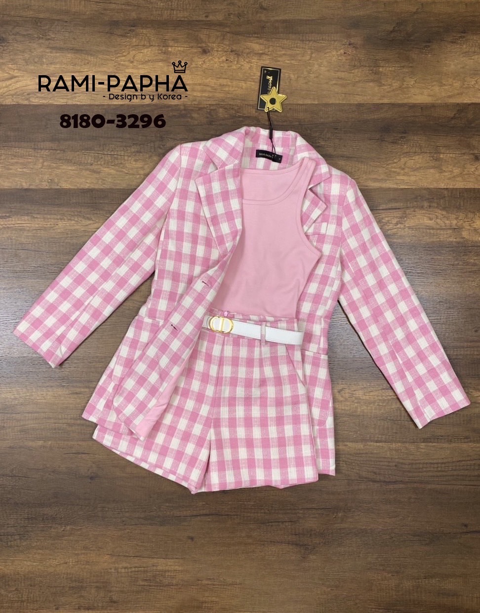 Label :: RAMI-PAPHA(รมิปภา) Detail :: สูท+ส+ขาสั้น+เข็มขัด Set 4ชิ้นสุดคุ้ม!!! โทนสีสวยหวานเนื้อผ้าสวมใส่สบาย เสื้อสูทแขนยาว มีกระเป๋าใช้งานได้จริง กระดุมหน้าใช้งานได้จริง ปลายแขนเสื้อด้านหลังแต่งกระดุม ไหล่เสริมฟองน้ำให้ดูสง่า ซับในงานสูทแท้อย่างดีทั้งตั