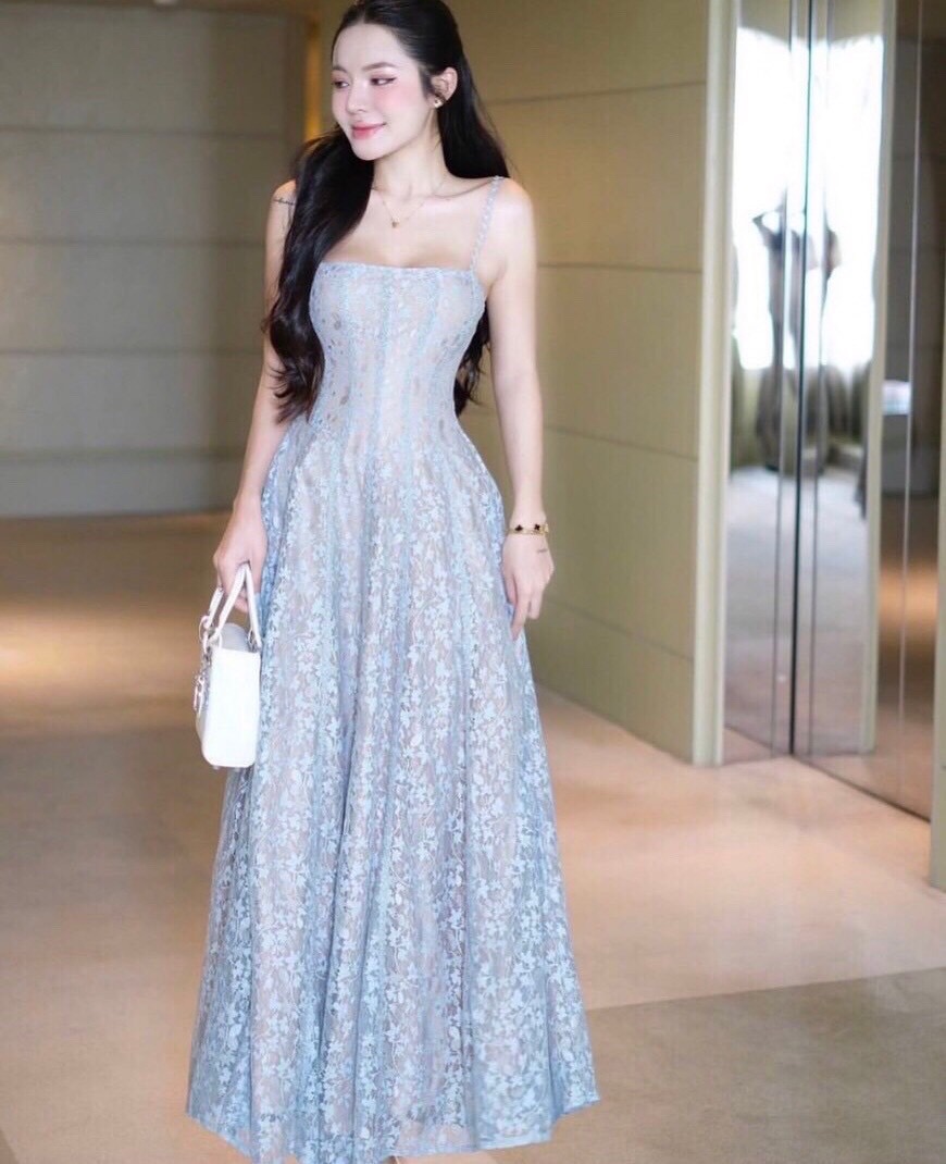 เดรสผ้าลูกไม้ทั้งตัว ทรงพอดีตัว มีซับใน มีเชือกปรับขนาดด้านหลัง ใส่สวยน่ารักมากๆ ใส่ได้หลายโอกาส ใส่ออกงาน ใส่เที่ยว จัดด่วนนนๆ ชุดสวยหมดเร็วนะคร๊า สั่งก่อนสวยก่อน