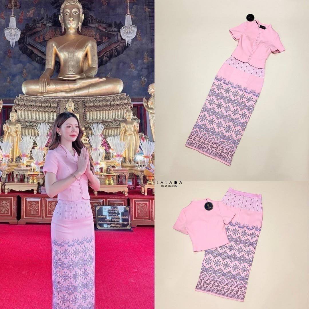 #งามอย่างไทย #ชุดไทย •Detail : set 2 ชิ้น ผ้าไทย ชุดไปทำบุญ ชุดไปงาน พร้อมส่งค่า เสื้อคอวีสีชมพูกระดุมหน้า ช่วงอกเสริมฟองน้ำแมทช์กับผ้าถุงสำเร็จ ผ้าพิมพ์ลายมีซิบหลัง สวมใส่สะดวก สวยหวานฉ่ำๆ งานบุญ งานบวชได้หมดเลยค่ะ