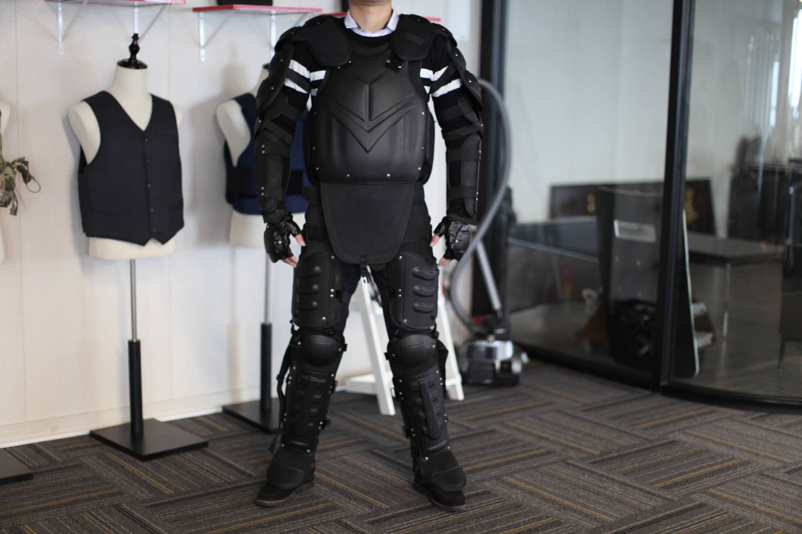 Anti Riot Suit ชุดปราบจราจล ชุดป้องกับบุคคล ชุดนิรภัย ชุดควบคุมฝูงชน