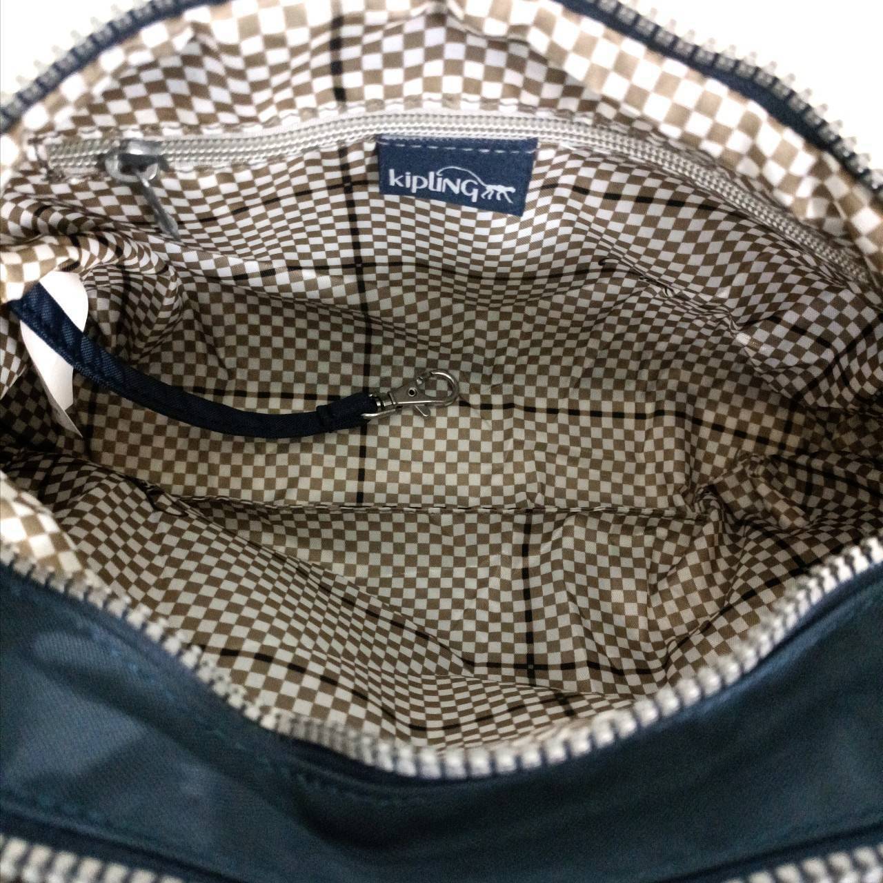 กระเป๋าสะพายคิปลิงค์จุของได้เยอะใช้ได้ทั้งหญิงชาย KIPLING RETH CROSSBODY BAG