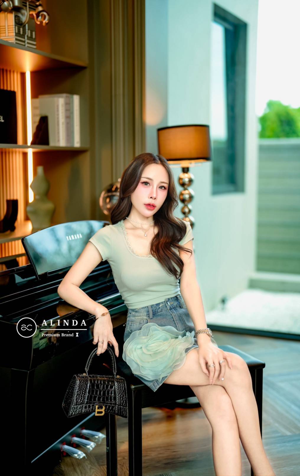 ชุดเซ็ทน้องกุหลาบสีมินท์สุดฮอตเข้าแล้วนะค้าา ชุดนี้ต้องทันนะคะ ชุดนี้ตัวเสื้อเป็นเสื้อยืดทรงมินิครอปแขนเต่อคอเหลี่ยม ผ้าเนื้อนิ่มมากค่ะ ใส่สบายเข้ารูปพอดีตัว #งานป้าย #alinda #ชุดเซ็ท #งานป้ายอลินดา #งานป้ายalinda #งานป้ายผ้าทอ #ชุดเซ็ทสวย #เดรสสวย #เดรสย