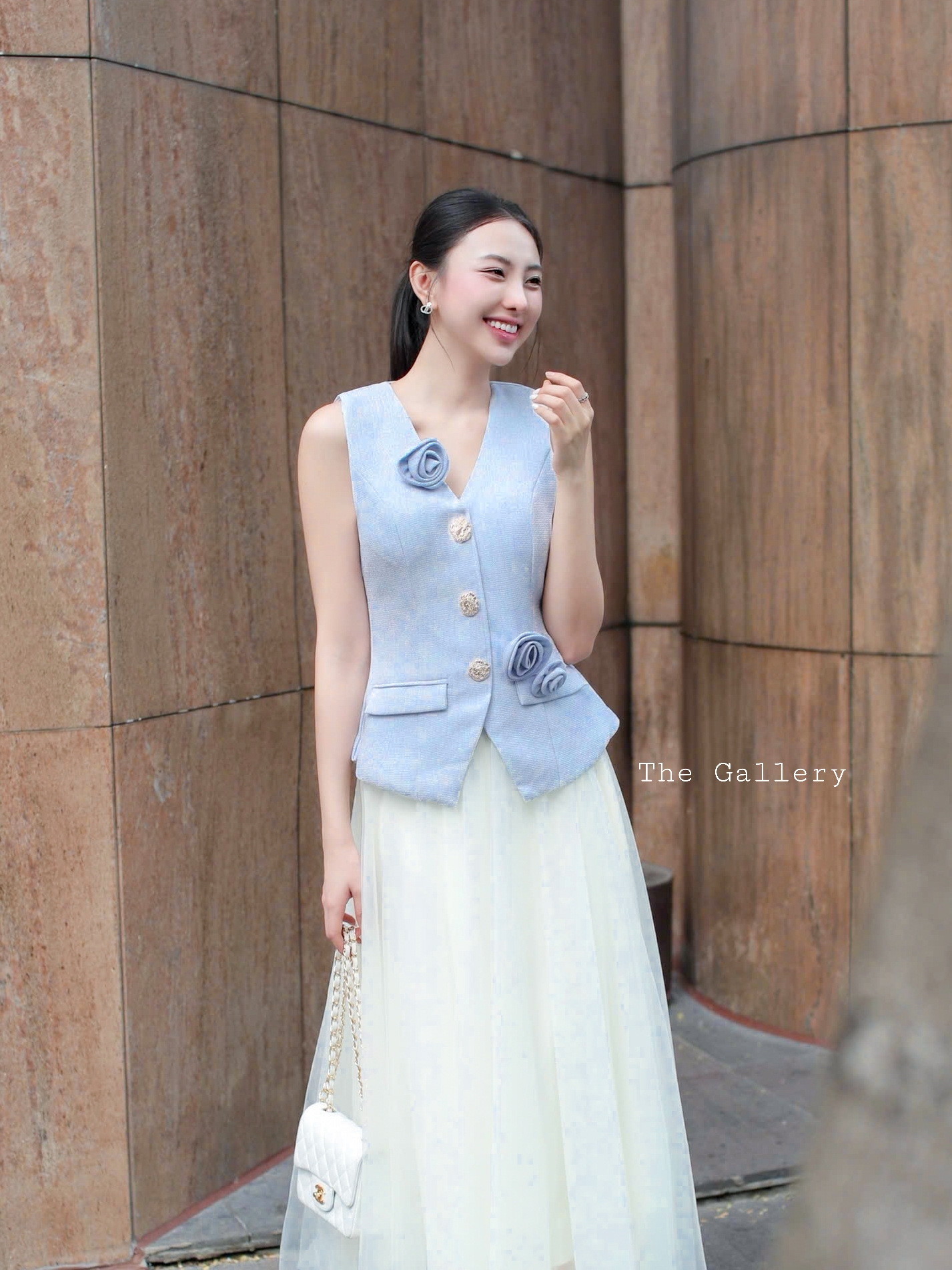 ชุดset3ชิ้น พร้อมเข็มกลัดดอกไม้ เสื้อและกระโปรงผ้าตาข่าย หนา3 ชั้น เสื้อเนื้อผ้าพรีเมี่ยมมีเทคเจอร์ในตัว สวยครบจบในชุดเดียว ราคาสุดคุ้มมากเวอรรรร์ จะทำงาน/ใส่ไปออกงาน คือ เริ่ดด ห้ามพลาด ตำด่วน.