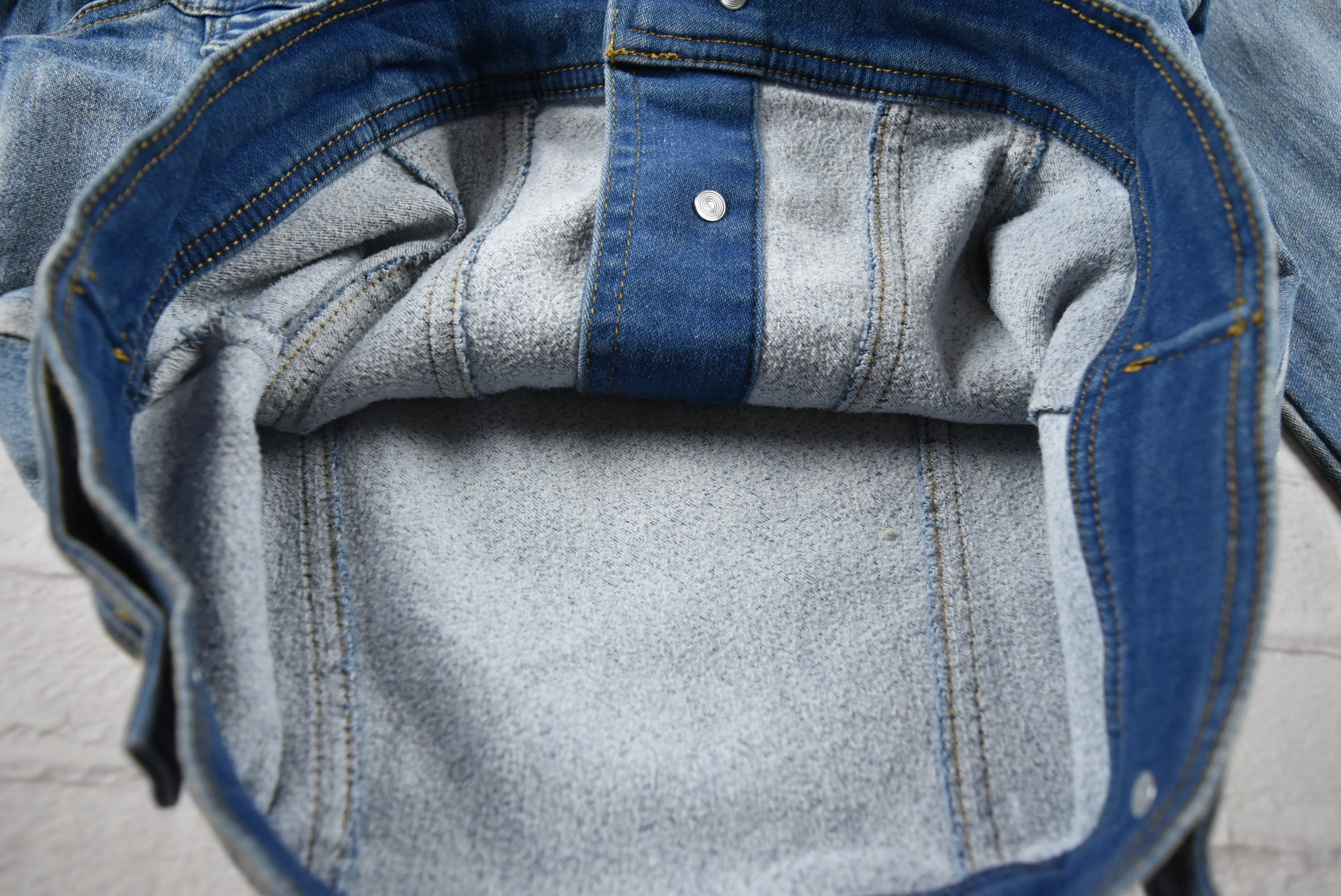 JEANS อกจริง 34 ไซส์ S เสื้อแจ็คเก็ตยีนส์ แขนยาว ผู้หญิง ผ้ายืด เนื้อผ้านุ่มใส่สบาย ทรงสวย