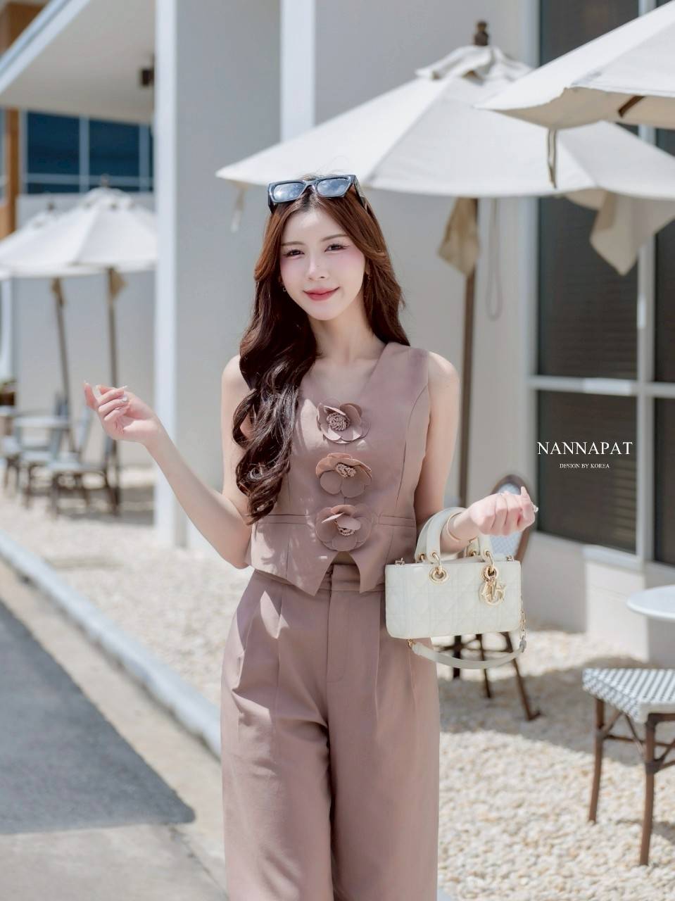 TAG :: NANNAPAT (NP) SET เสื้อ+กางเกง งานผ้าลินินอัดกาวหนา มีซับใน ตัวเสื้อดีไซน์เก๋ เป็นงานซิปหลัง ดอกไม้ถอดได้คะ แถมมีฟองน้ำอก