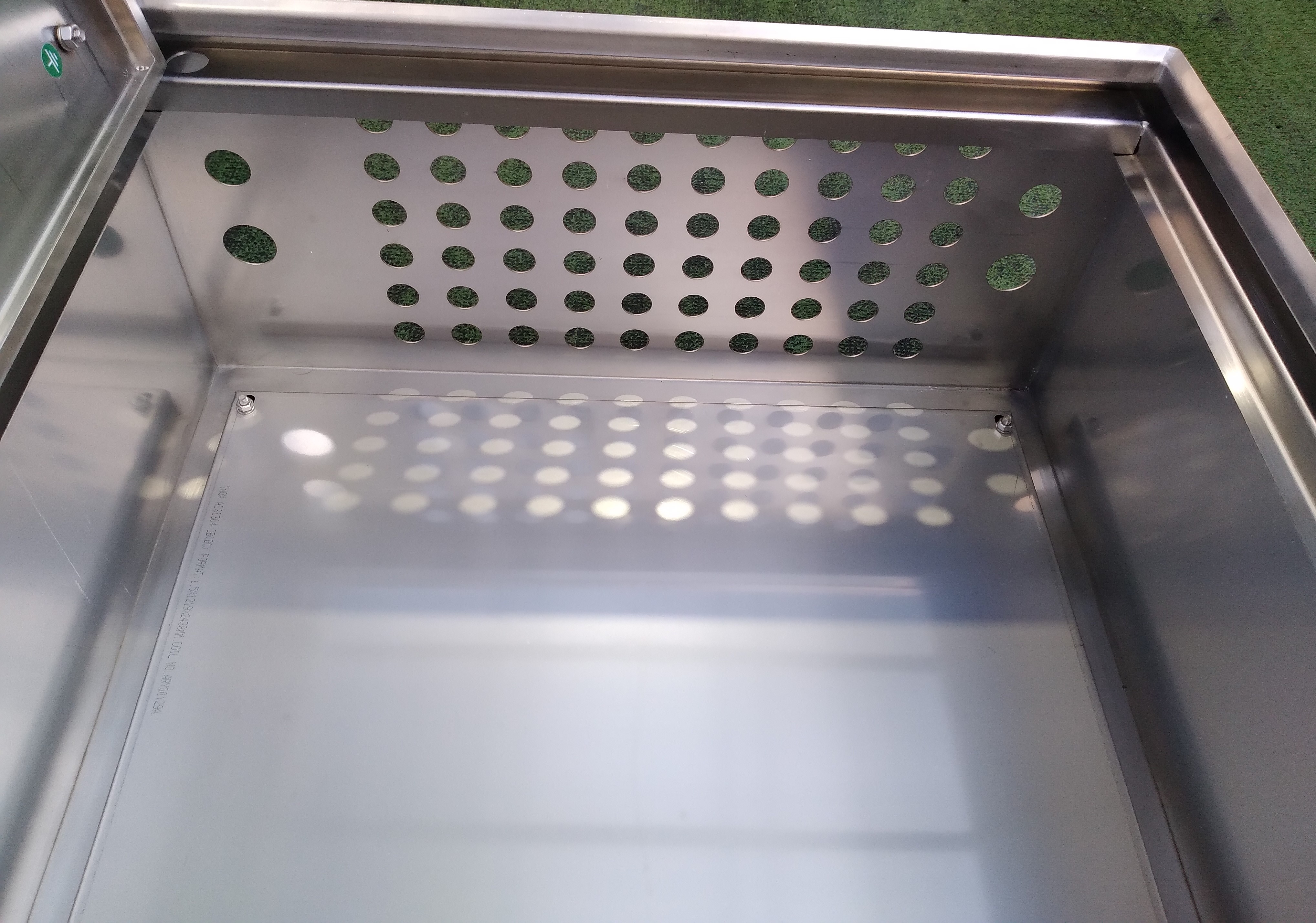 ตู้สแตนเลส 304 ฝาสองชั้น ทึบ กันน้ำ W606xH680xD300mm. Thk 1.5mm.