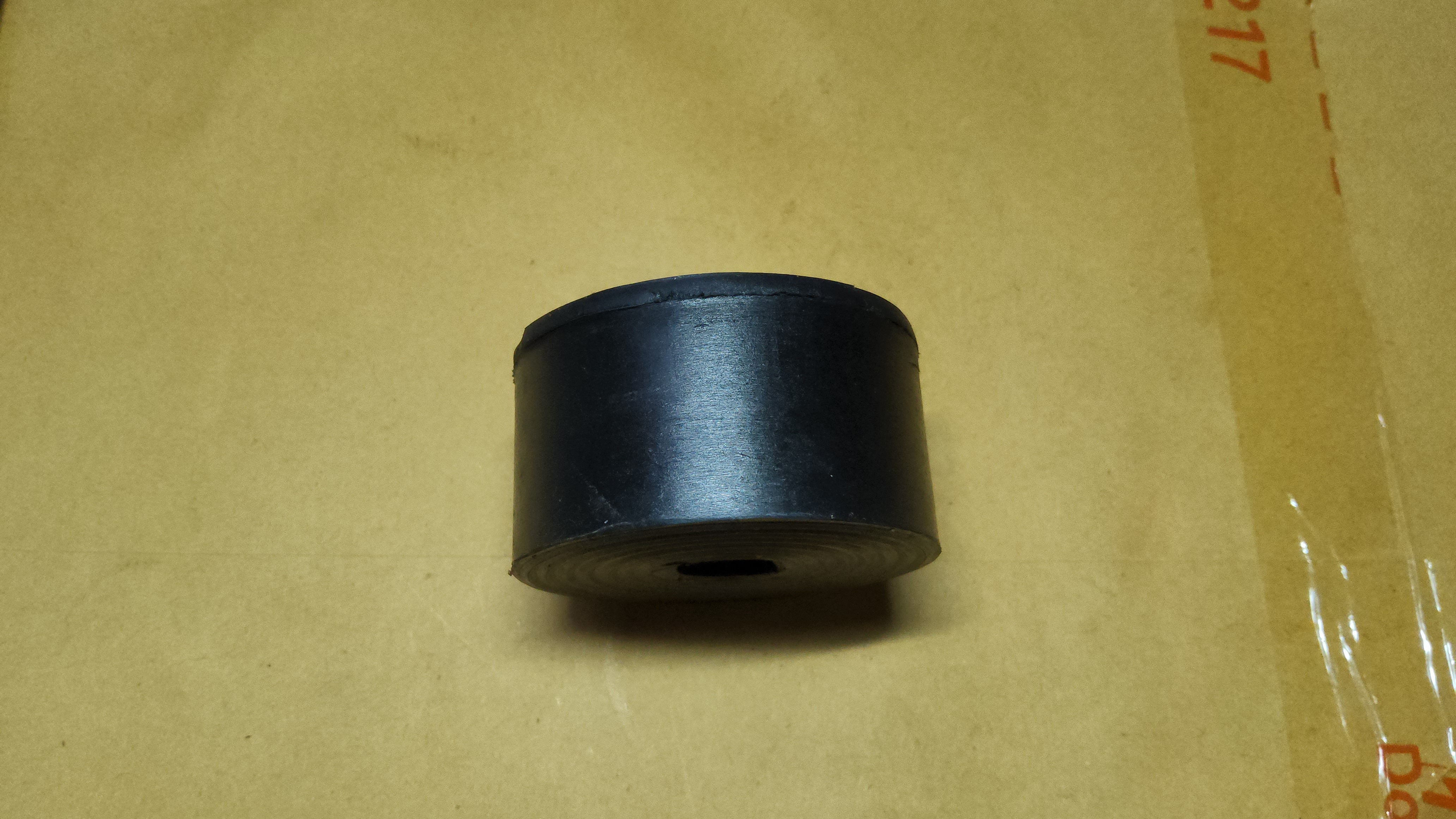 ยางแท่นเก่ง ดัดแปลง - ตัวกลาง มีลาย ( รู 12 นอก 50 หนา 26 ) ตัวละ