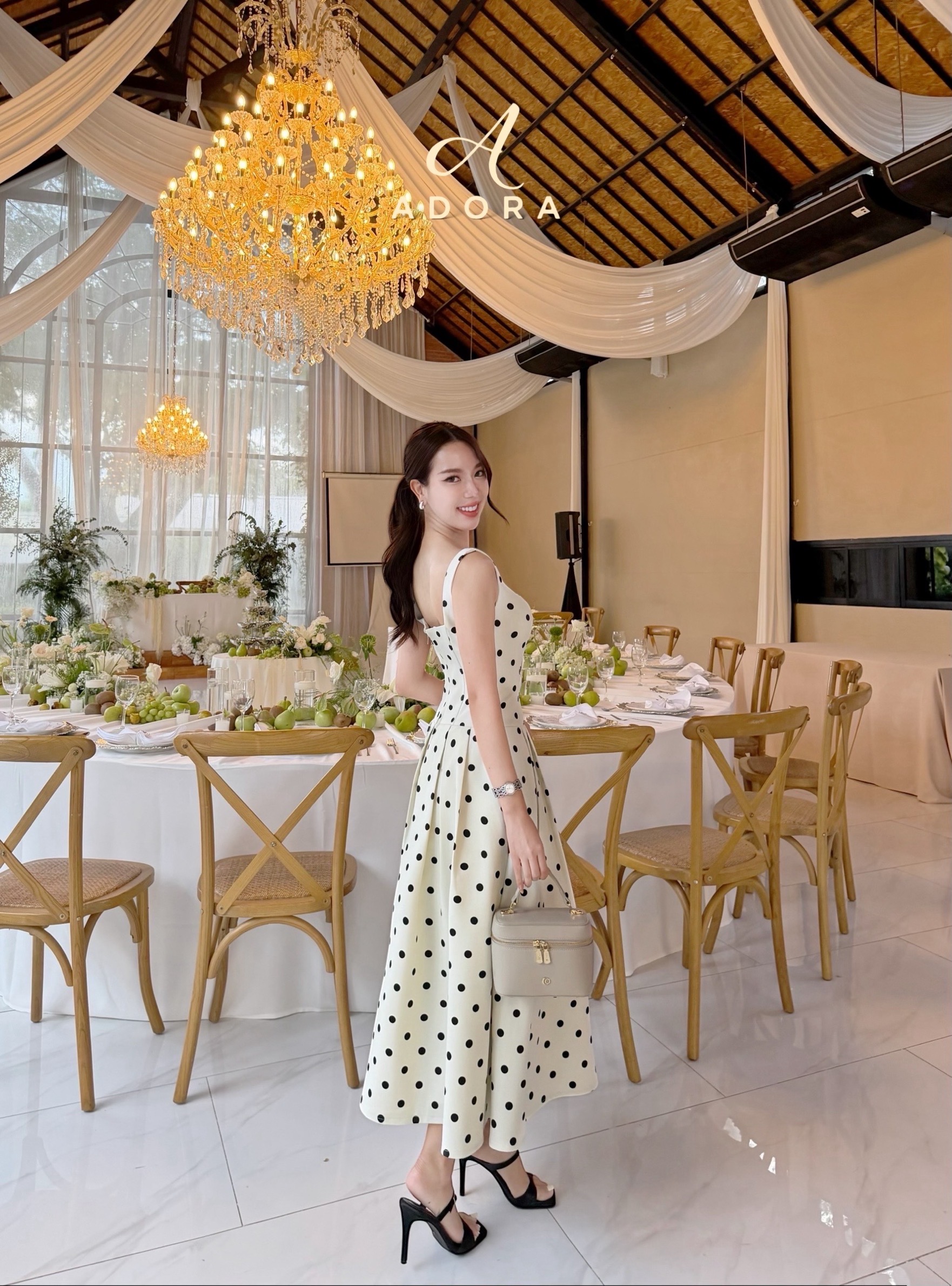 แม๊คซี่เดรสดีไซน์น่ารักๆใส่ง่ายๆในช่วงนี้ แนะนำตัวนี้เลยค่ะ สาวๆ แม๊คศี่เดรส ดีไซน์สายเดี่ยว คอเหลี่ยม เนื้อผ้าเคลือบหนา